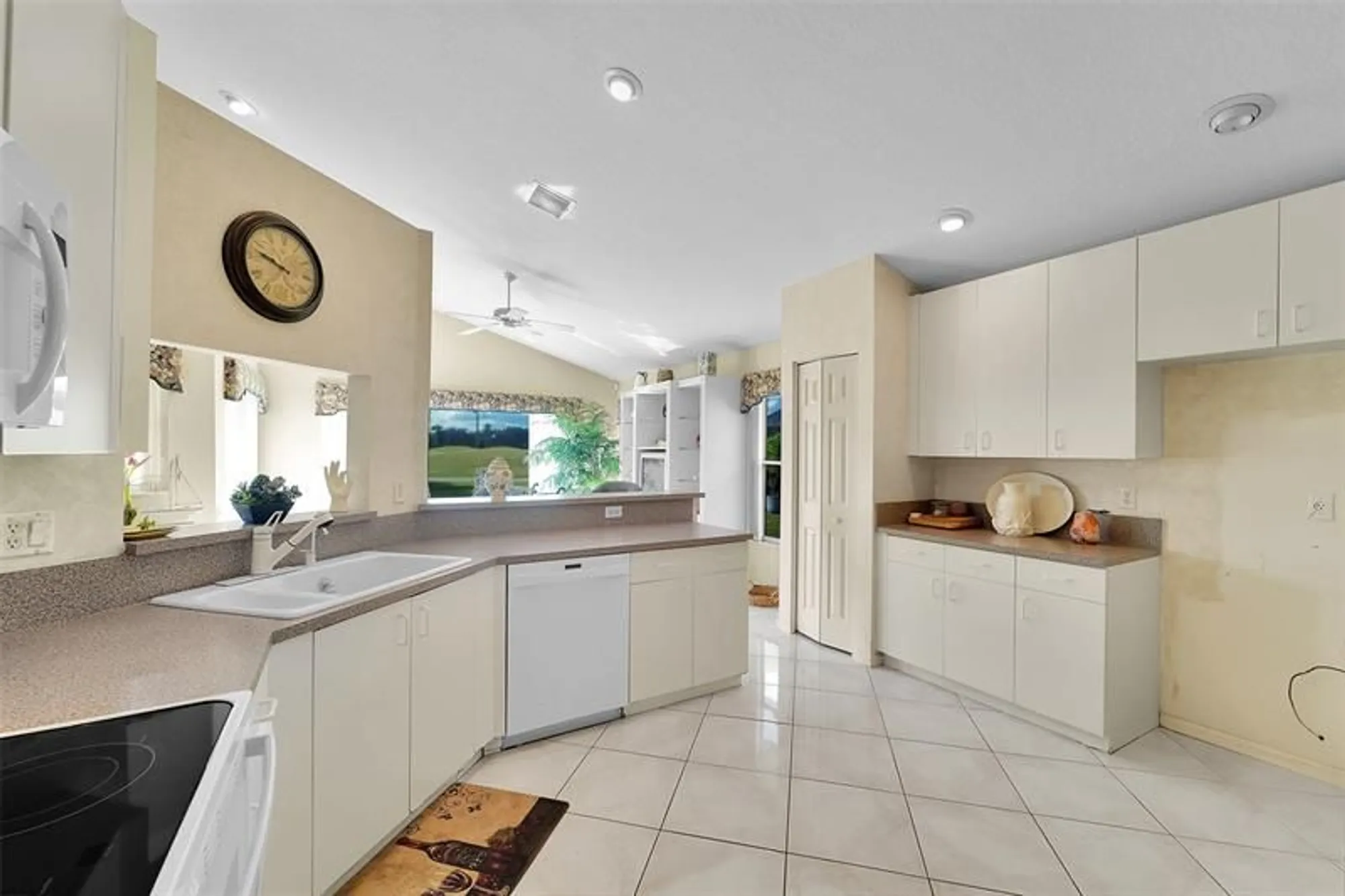 Property Slideshow image 15 of 65 | 6898 grenelefe rd, Boynton Beach, FL, 33437