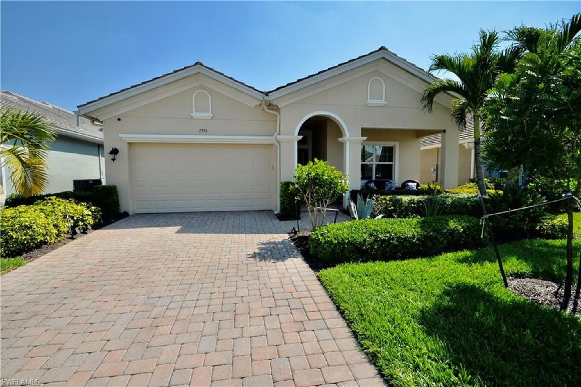 Property Slideshow image 16 of 24 | 2956 willow ridge ct, Fort Myers, FL, 33905