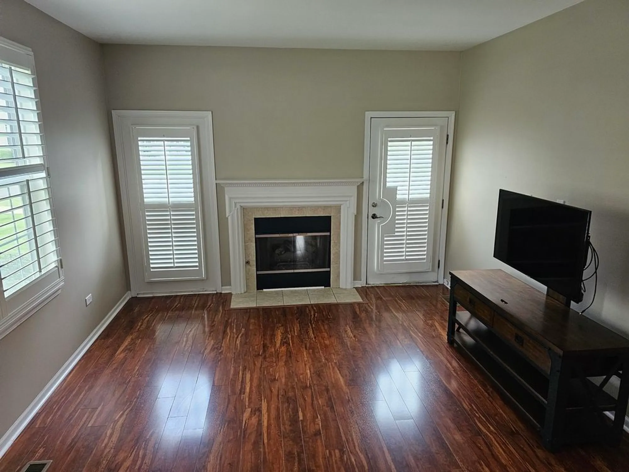 Property Slideshow image 4 of 20 | 16613 buckner pond way, Crest Hill, IL, 60403