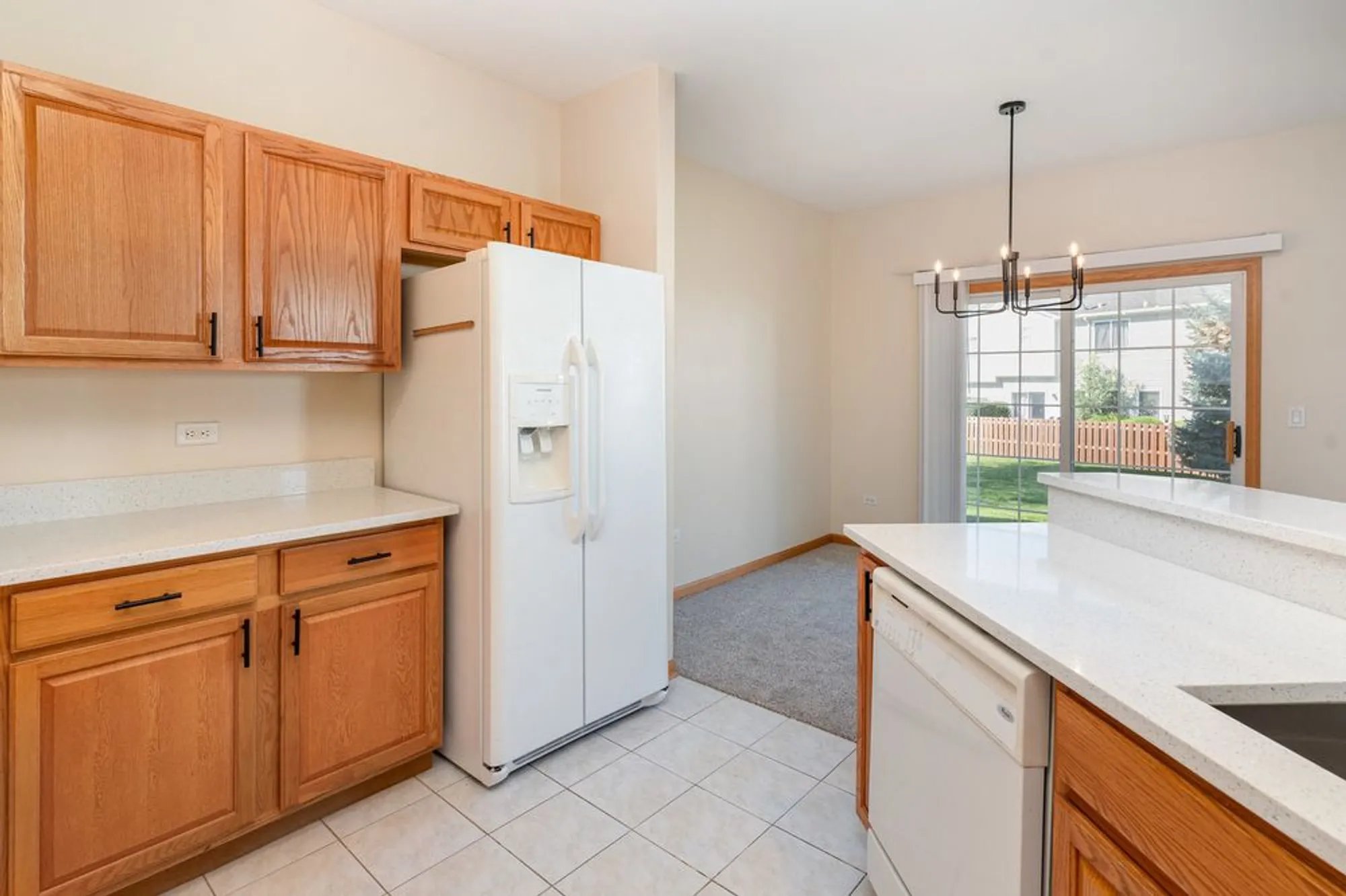 Property Slideshow image 8 of 25 | 16416 crescent lake ct, Crest Hill, IL, 60403