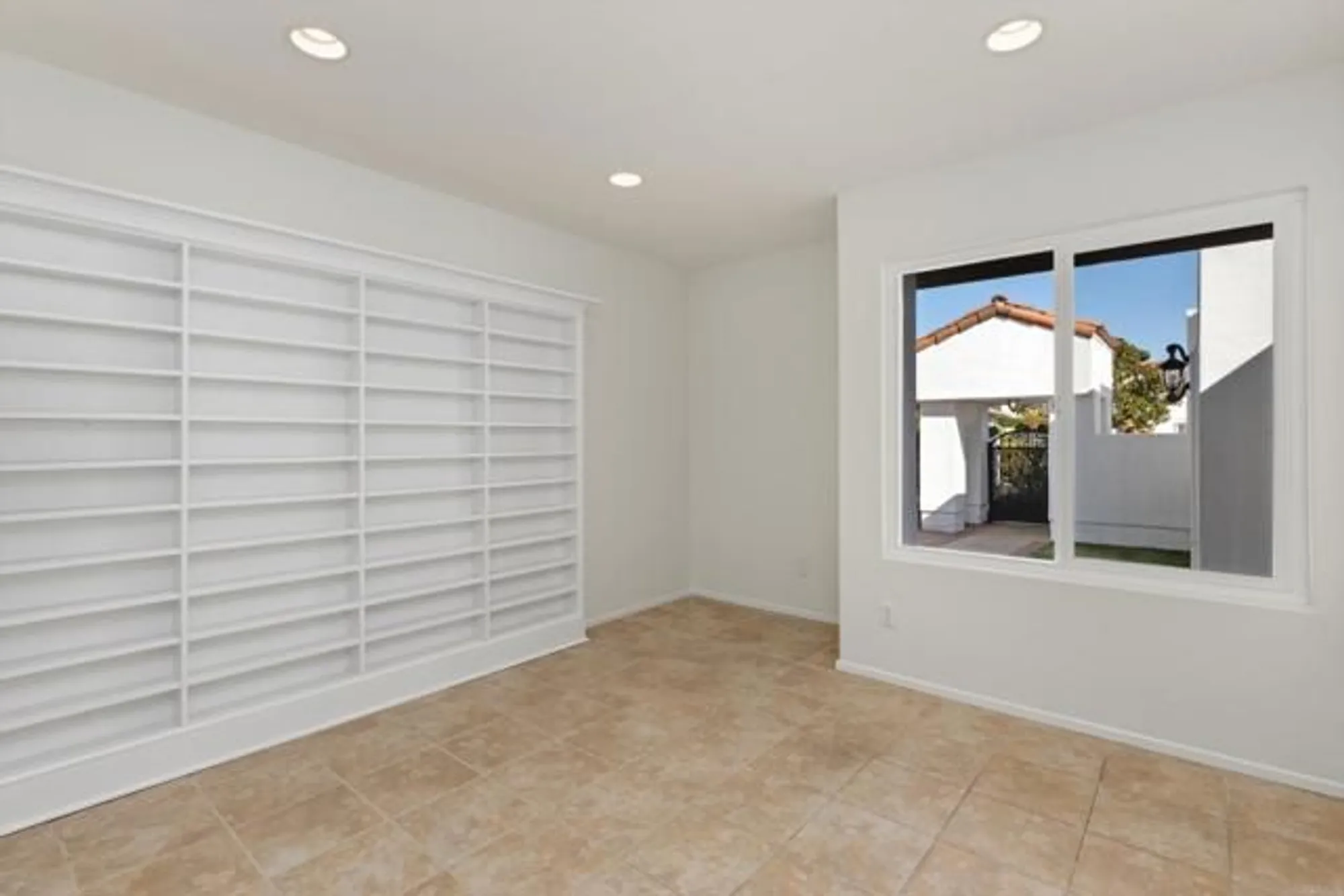 Property Slideshow image 5 of 37 | 4815 galicia way, Oceanside, CA, 92056