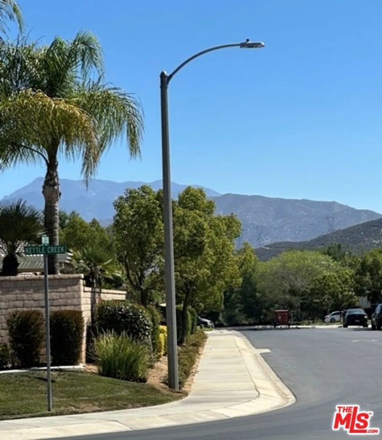 Property Slideshow image 28 of 34 | 193 kettle crk, Beaumont, CA, 92223