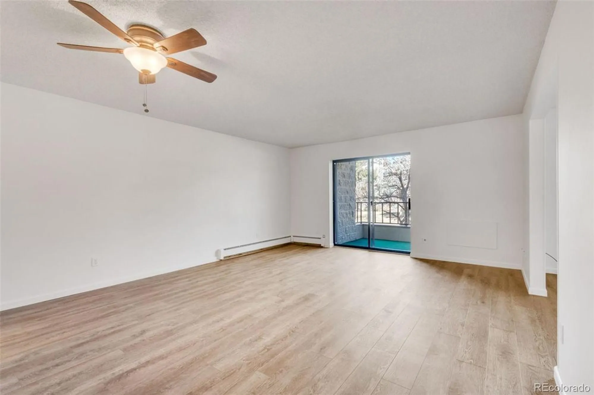 Property Slideshow image 8 of 40 | 13992 e marina dr 109, Aurora, CO, 80014