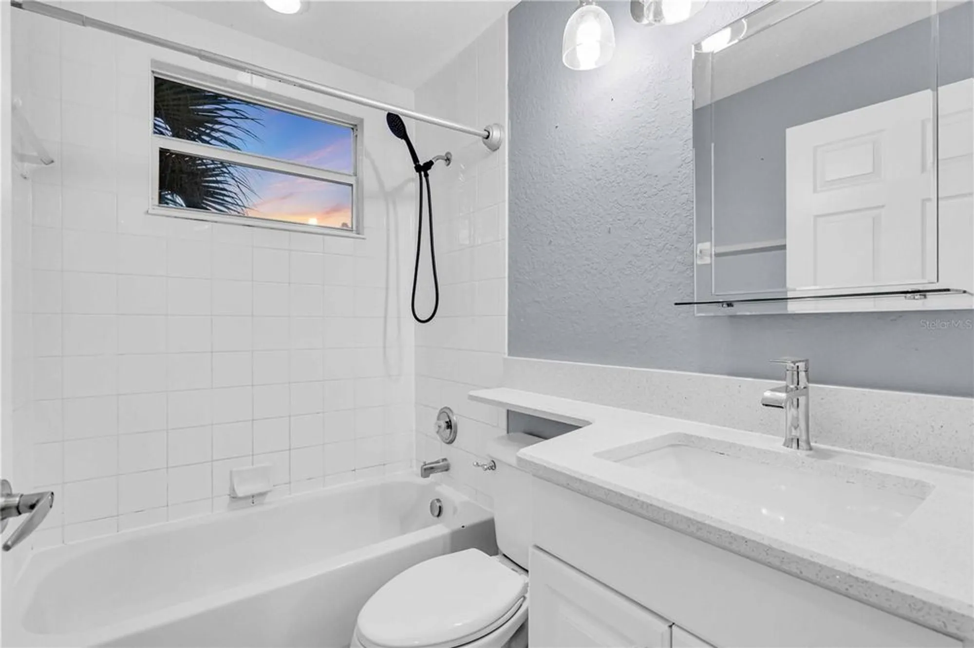 Property Slideshow image 23 of 51 | 6421 bay cedar ln, Bradenton, FL, 34203
