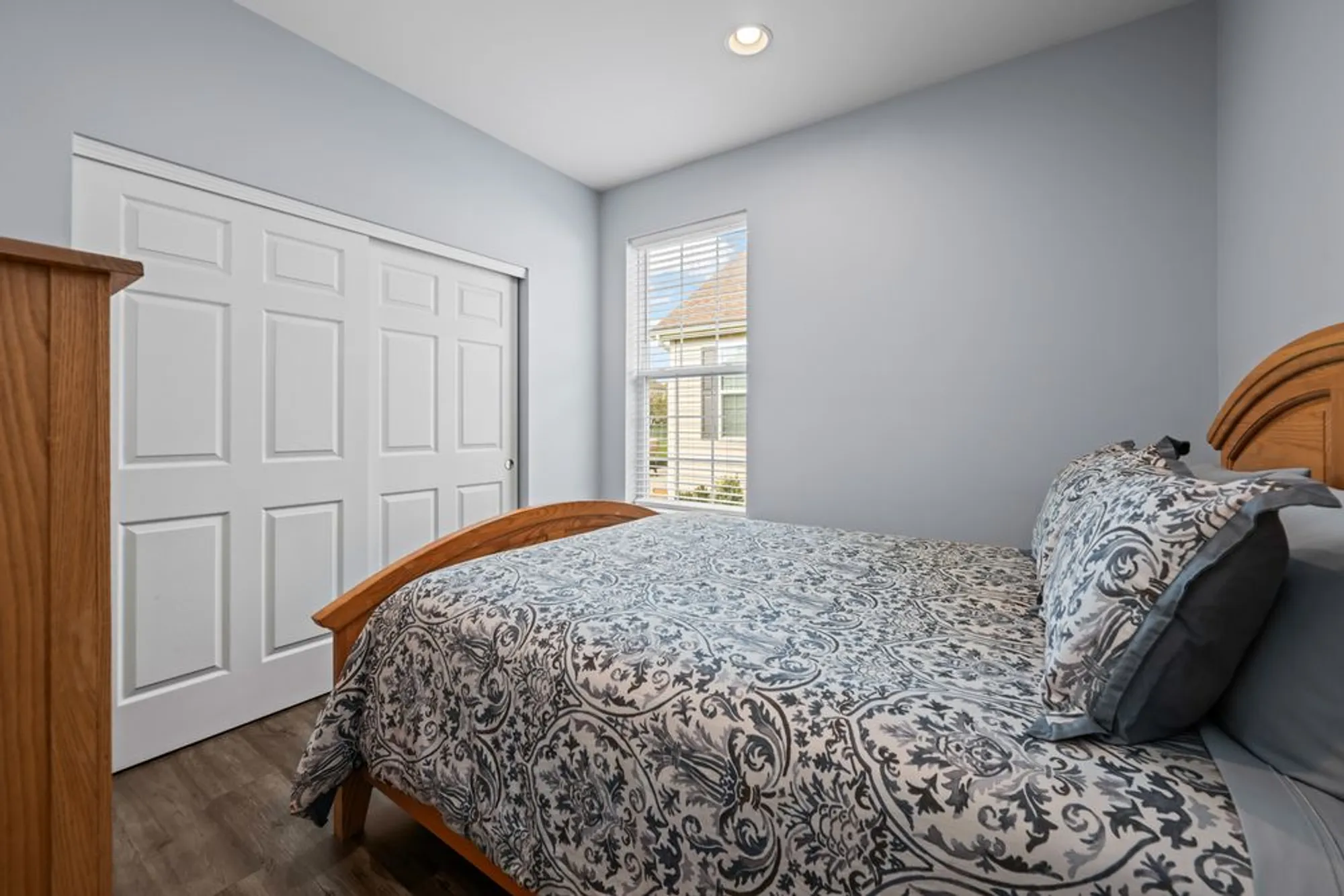 Property Slideshow image 16 of 23 | 460 mahogany dr, Algonquin, IL, 60102