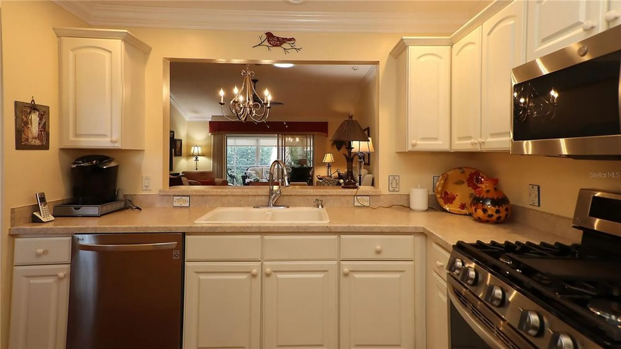 Property Slideshow image 13 of 39 | 1089 isle of palms path, The Villages, FL, 32162