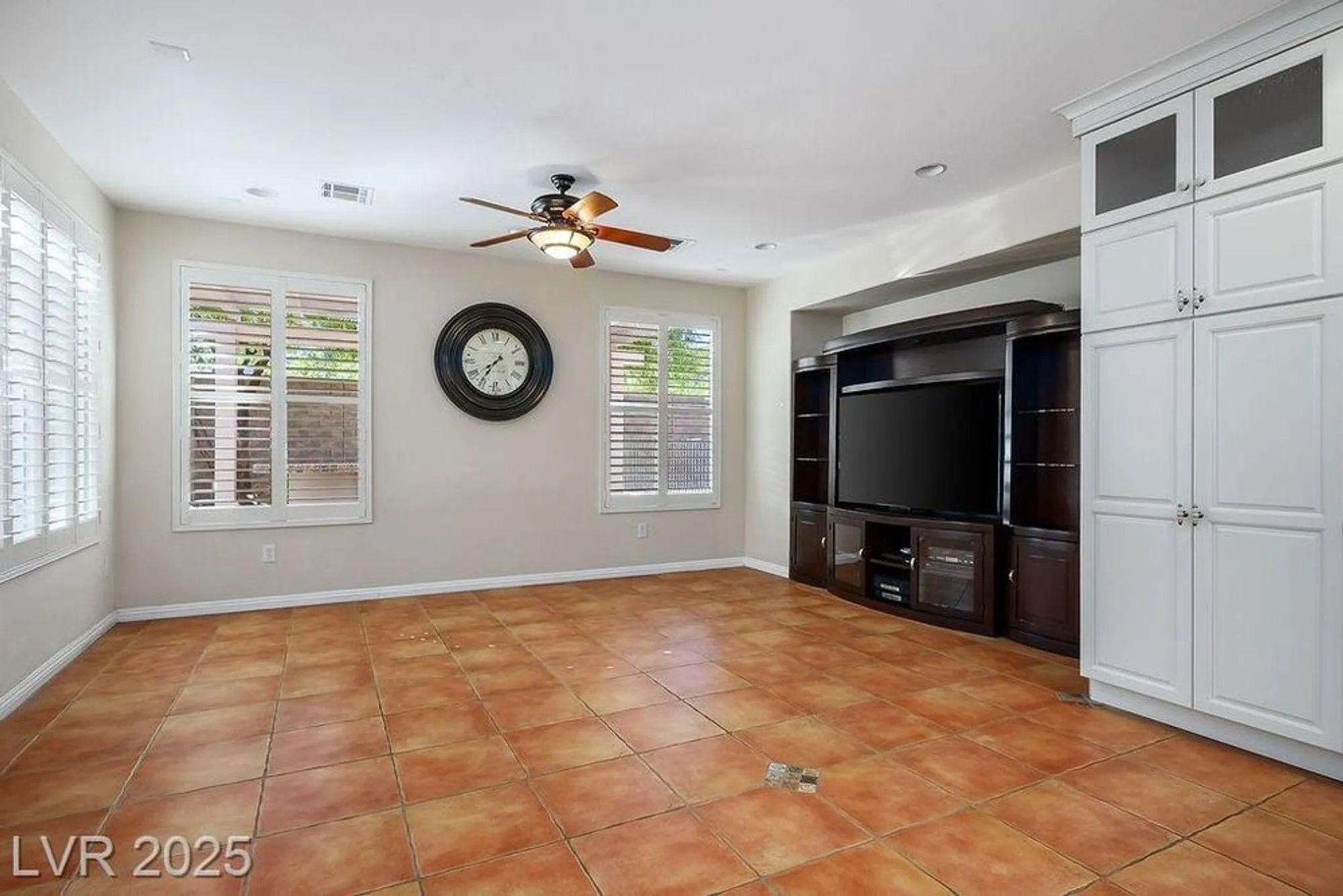 Property Slideshow image 12 of 64 | 5123 vincitor st, Las Vegas, NV, 89135