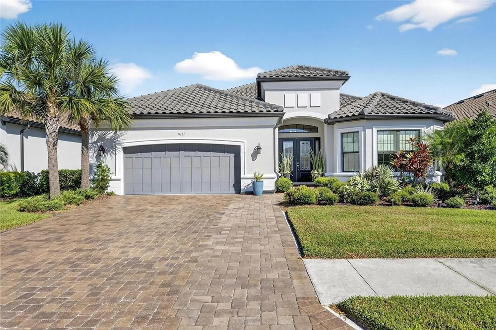 Property Slideshow image 7 of 99 | 11121 egeria dr, Odessa, FL, 33556