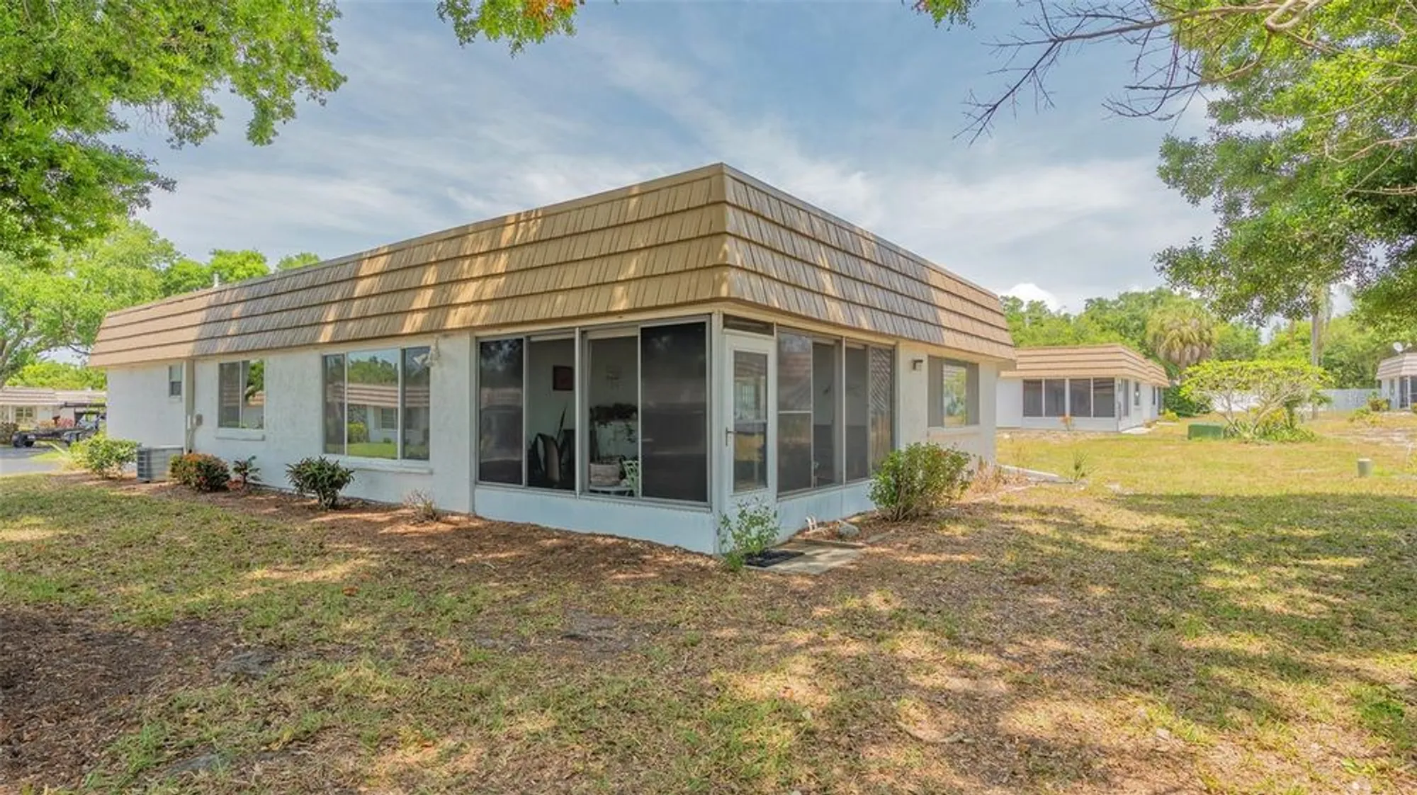 Property Slideshow image 44 of 86 | 2016 riverbluff pkwy v328, Sarasota, FL, 34231