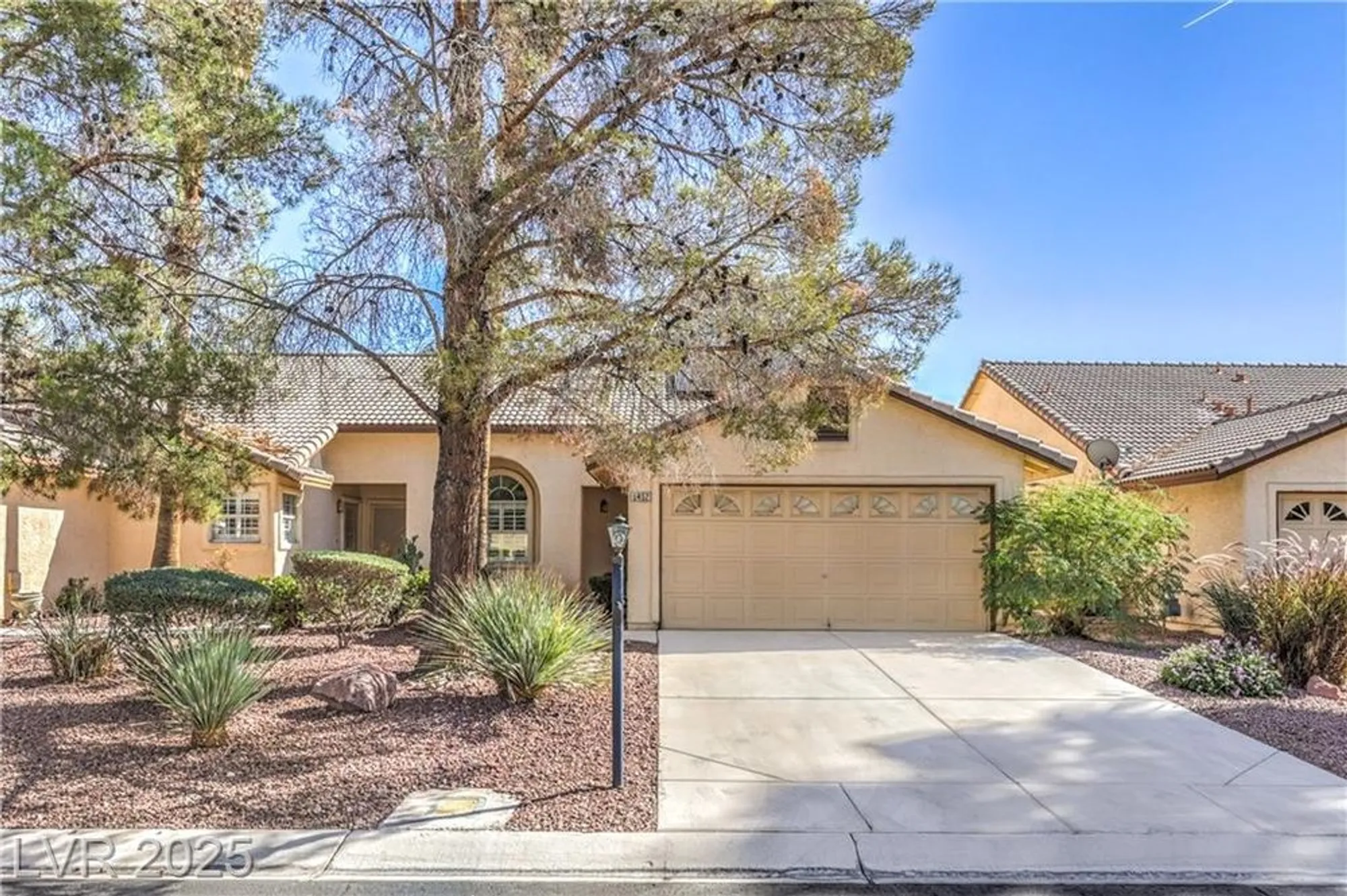 Property Slideshow image 23 of 36 | 5452 cove point dr, Las Vegas, NV, 89130