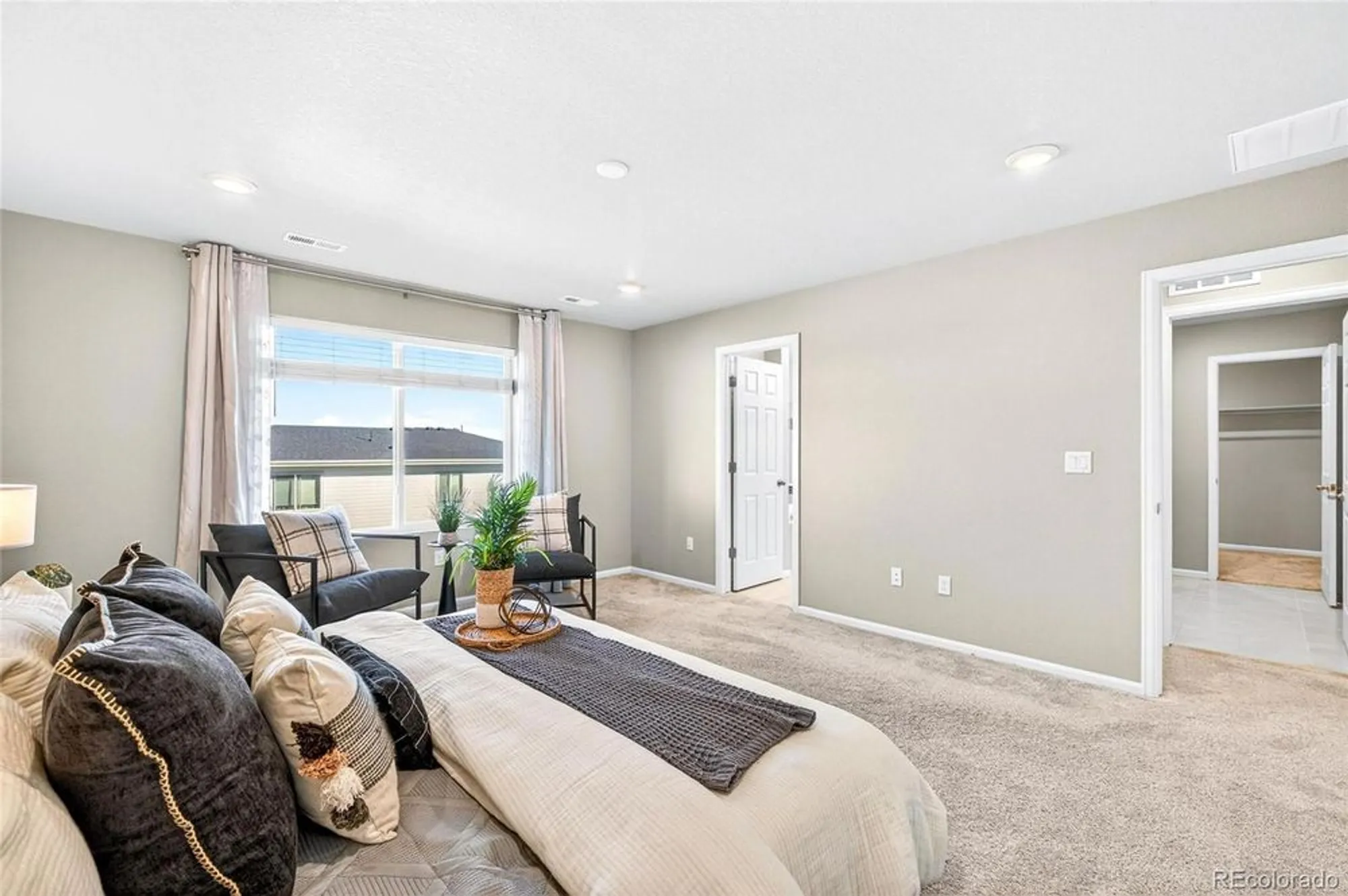 Property Slideshow image 12 of 27 | 3685 sandy vista ln, Castle Rock, CO, 80104
