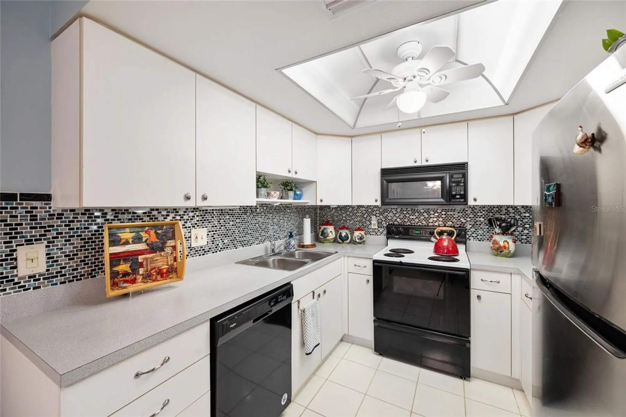Property Slideshow image 11 of 33 | 2150 shelly dr a, Palm Harbor, FL, 34684