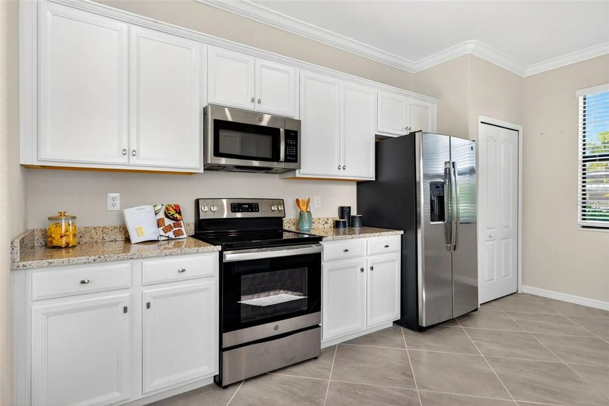Property Slideshow image 18 of 86 | 10185 colubrina dr, Venice, FL, 34293