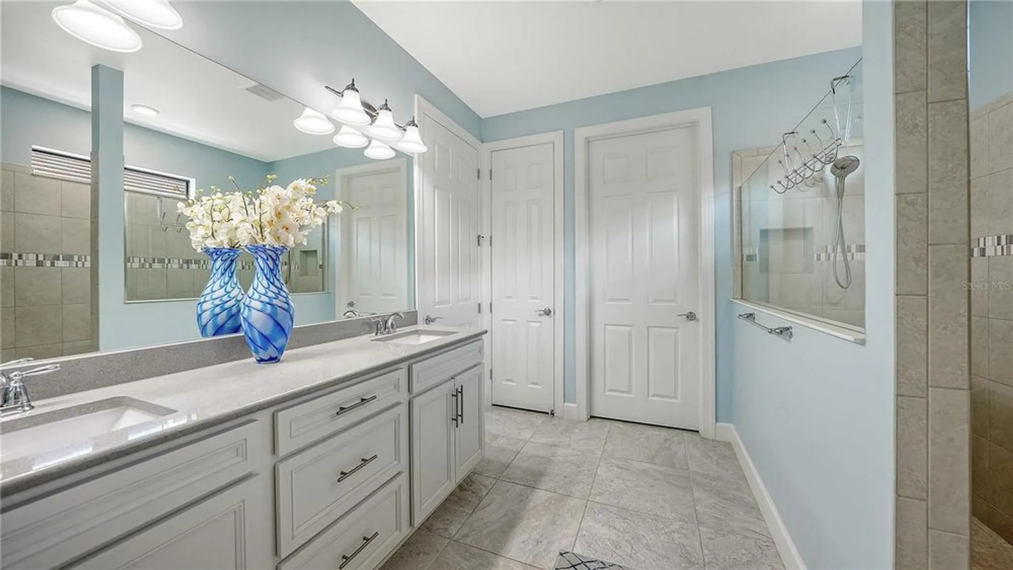 Property Slideshow image 16 of 59 | 5595 rain lily ct, Sarasota, FL, 34238