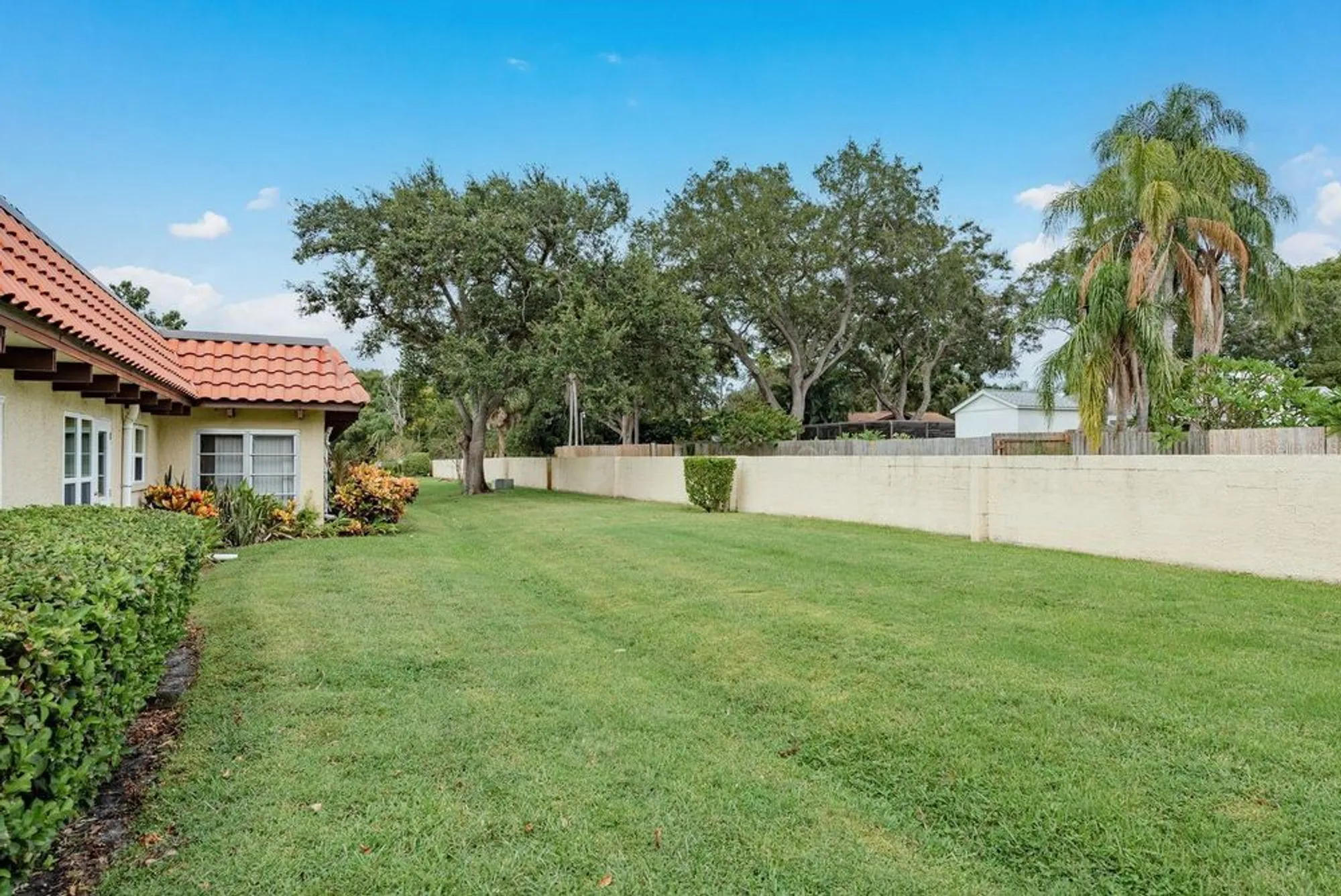 Property Slideshow image 20 of 29 | 1701 pinehurst rd 19e, Dunedin, FL, 34698