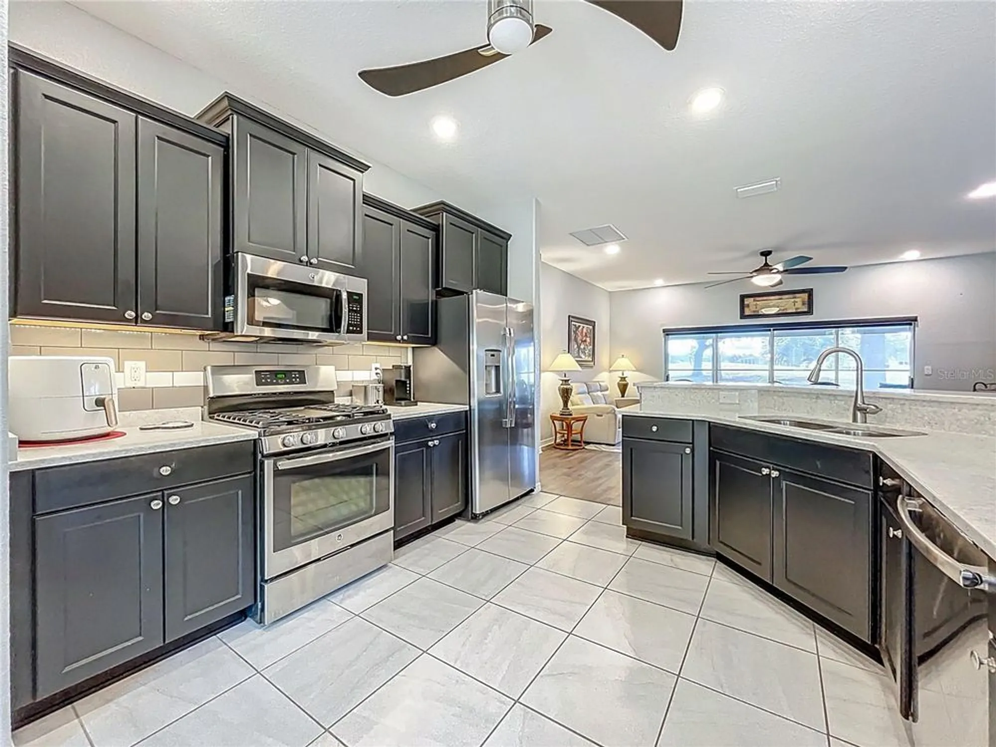 Property Slideshow image 2 of 49 | 27327 roanoke dr, Leesburg, FL, 34748