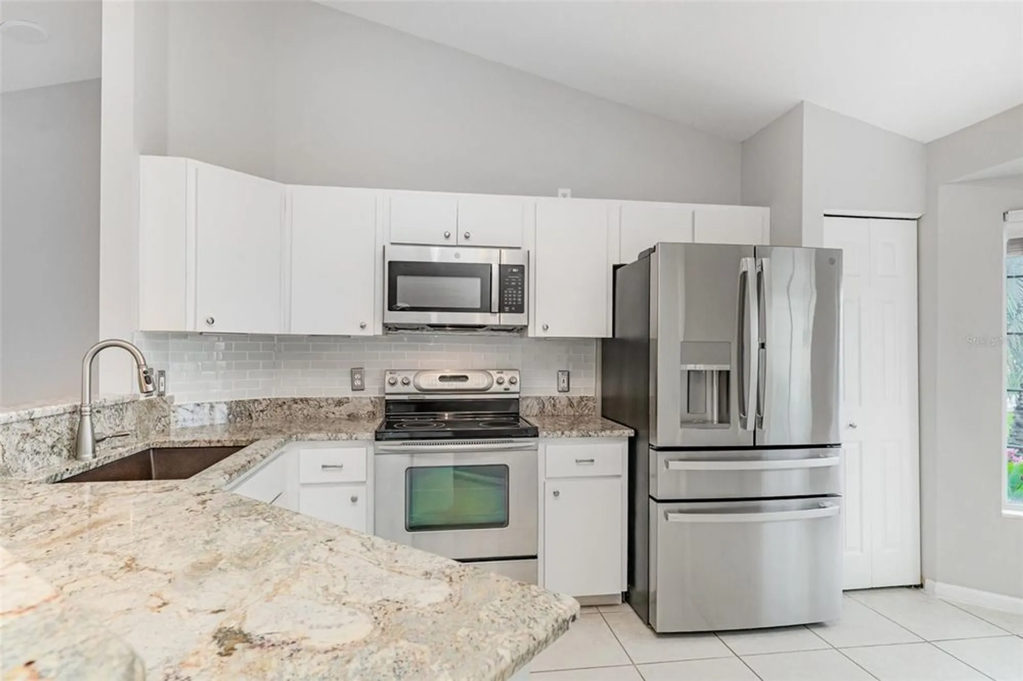 Property Slideshow image 10 of 26 | 5519 nw 25th loop, Ocala, FL, 34482