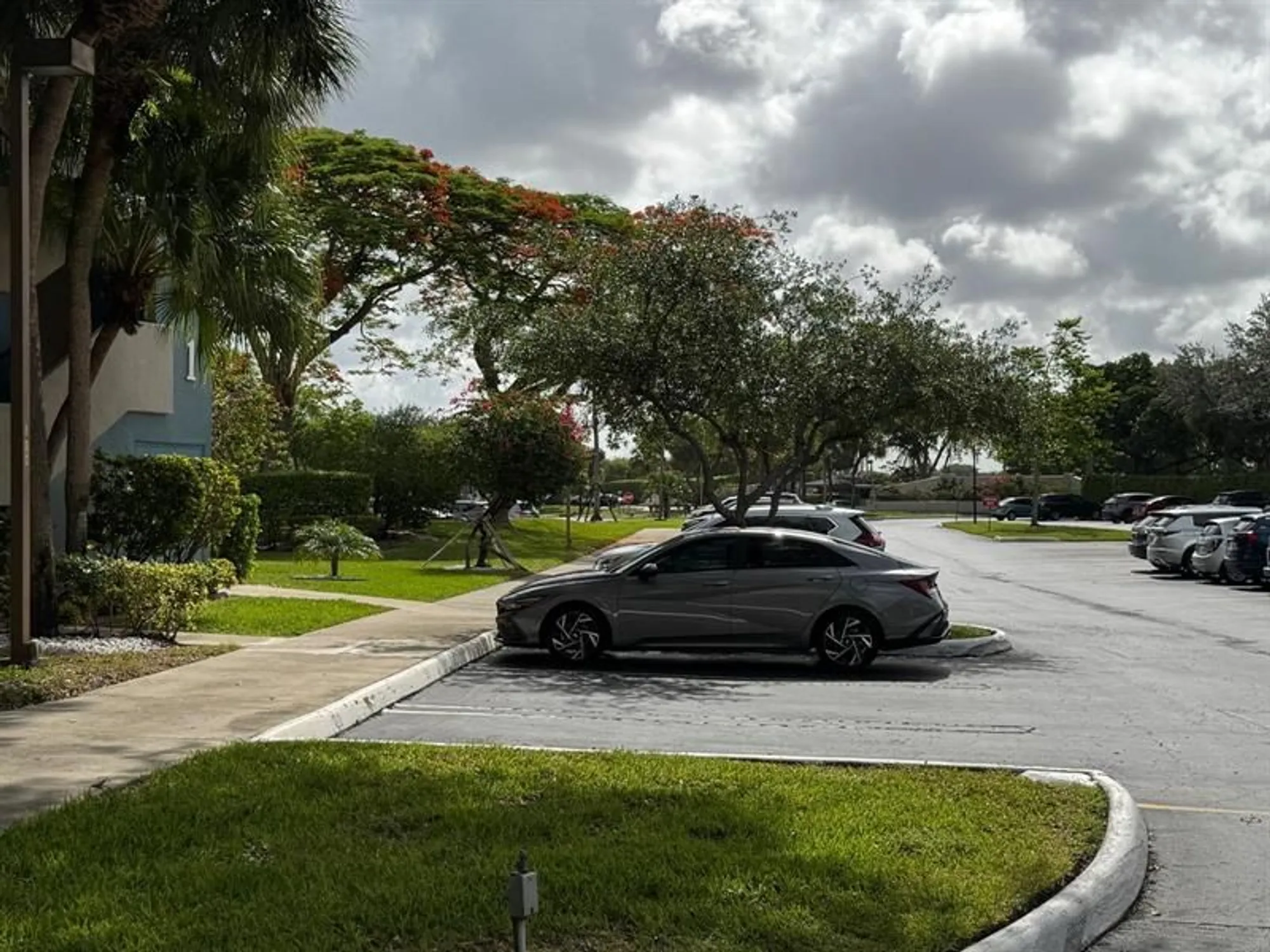 Property Slideshow image 40 of 60 | 900 colony point cir 407, Pembroke Pines, FL, 33026