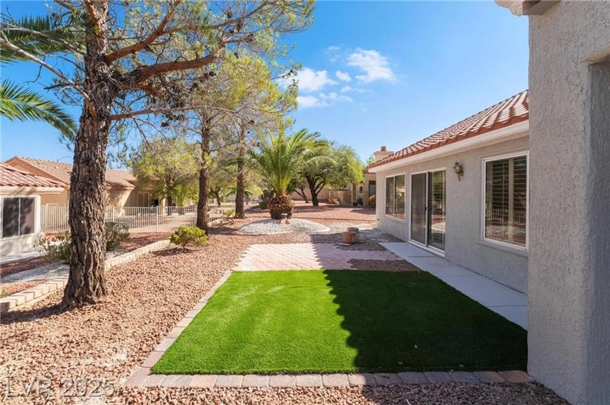 Property Slideshow image 49 of 57 | 2528 sunup dr, Las Vegas, NV, 89134