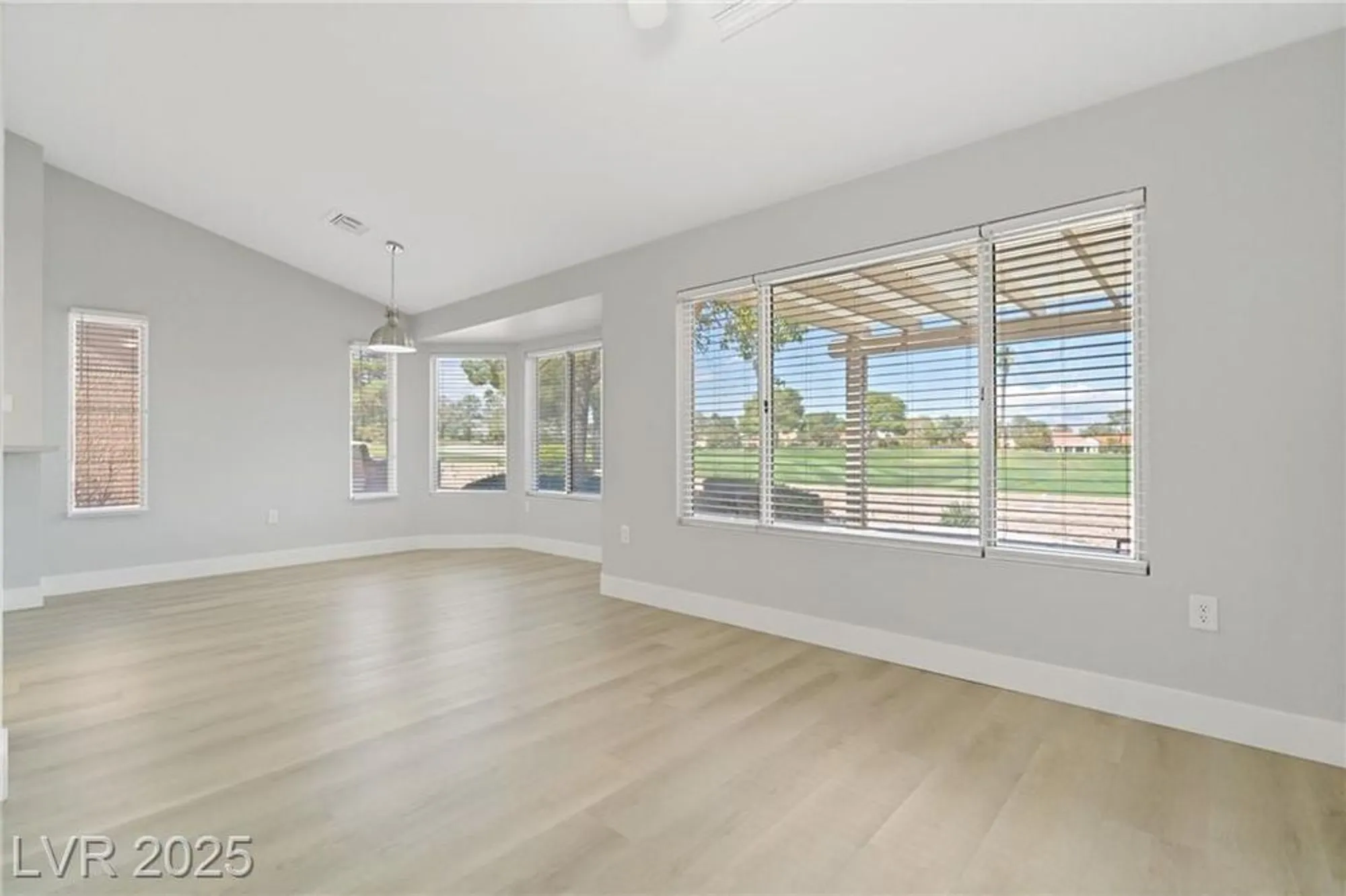 Property Slideshow image 16 of 32 | 9104 sundial dr, Las Vegas, NV, 89134