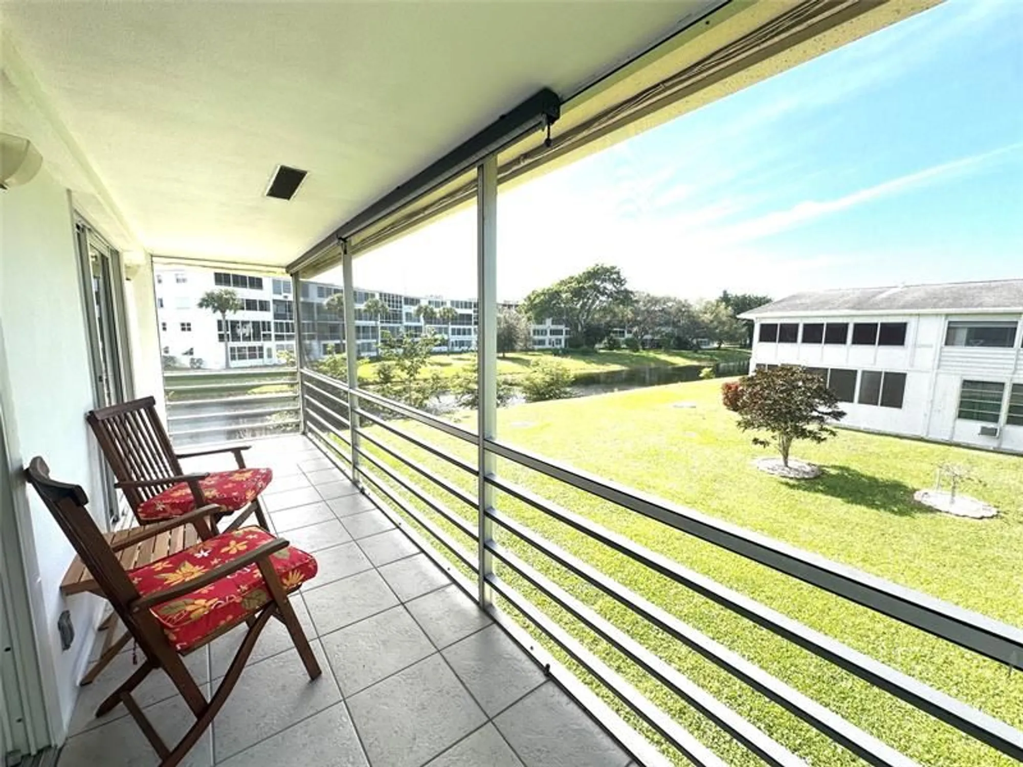 Property Slideshow image 2 of 54 | 368 oakridge t # 368, Deerfield Beach, FL, 33442