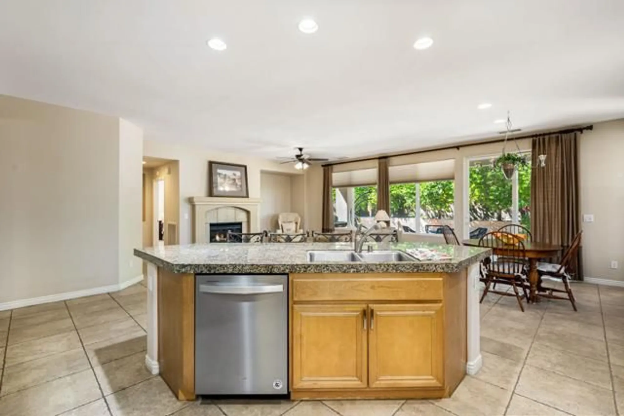 Property Slideshow image 22 of 48 | 60119 honeysuckle st, La Quinta, CA, 92253