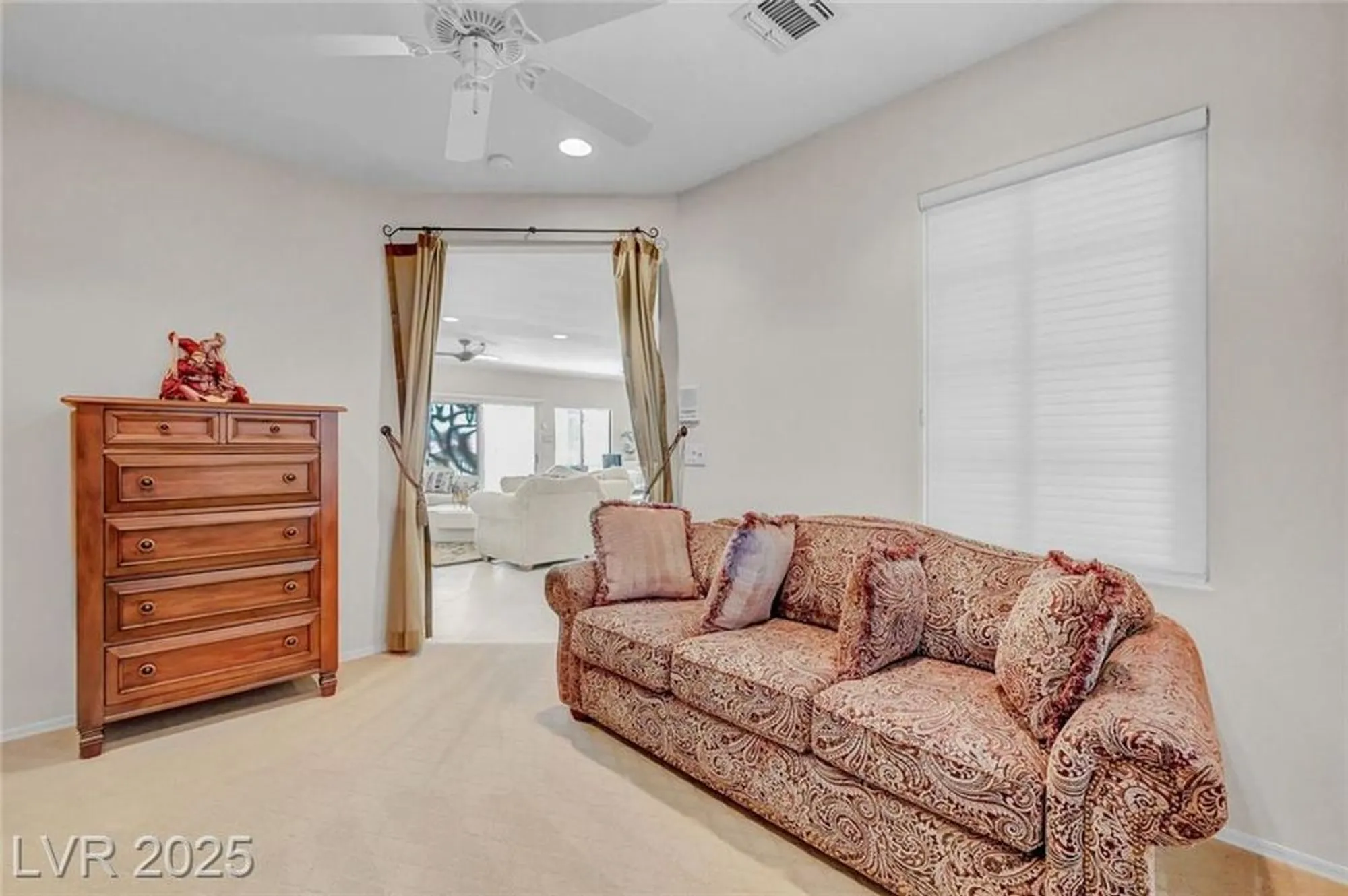 Property Slideshow image 33 of 60 | 2343 hardin ridge dr, Henderson, NV, 89052