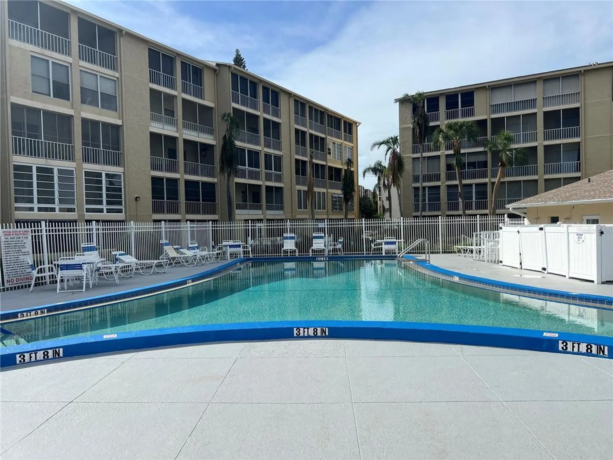 Property Slideshow image 33 of 51 | 3783 lake bayshore dr # h404, Bradenton, FL, 34205