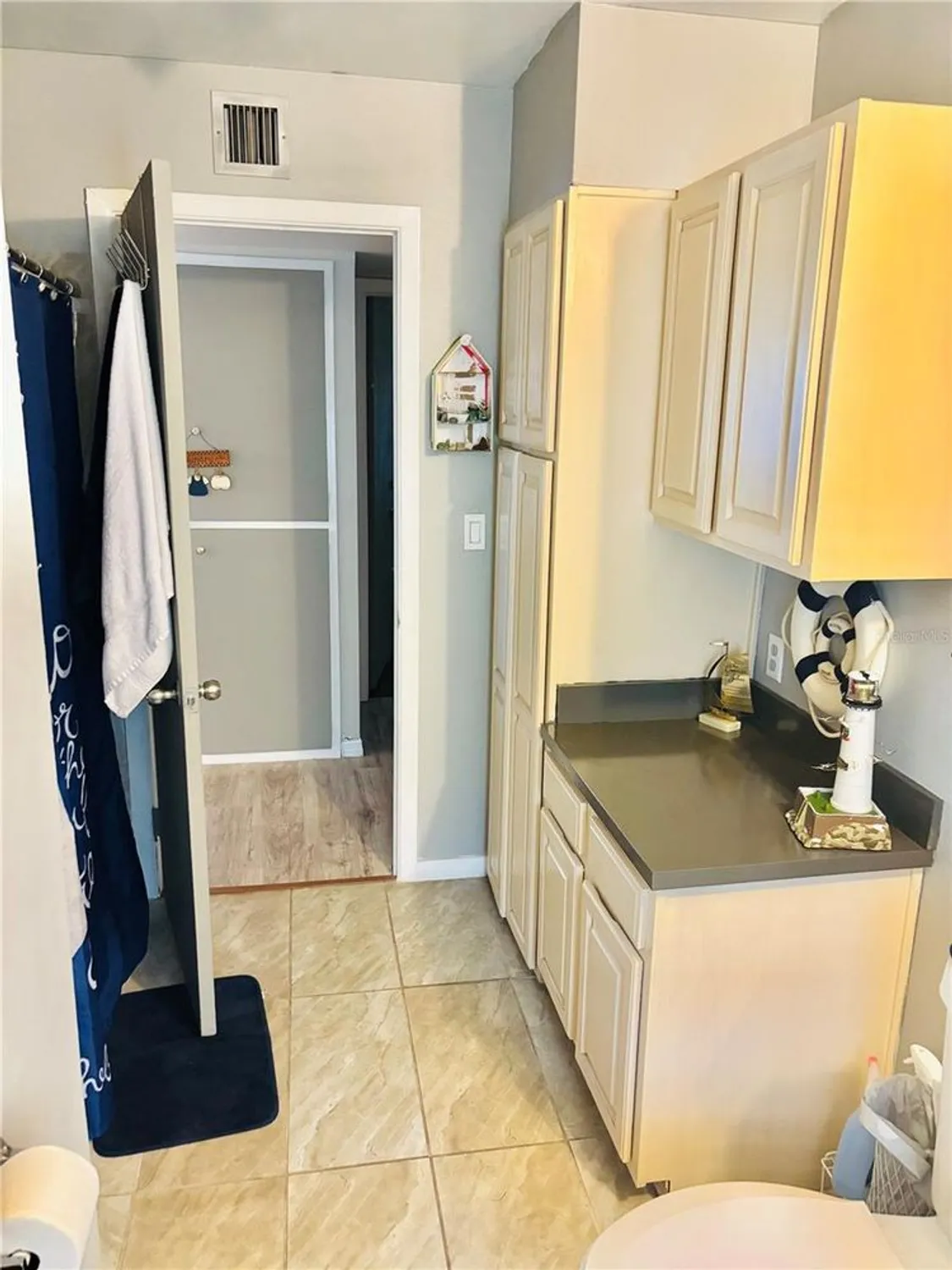 Property Slideshow image 16 of 24 | 1516 arrowhead dr, Sun City Center, FL, 33573