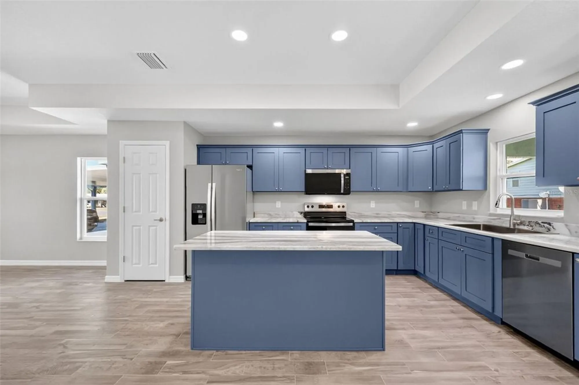 Property Slideshow image 3 of 36 | 1201 dustin dr, The Villages, FL, 32159