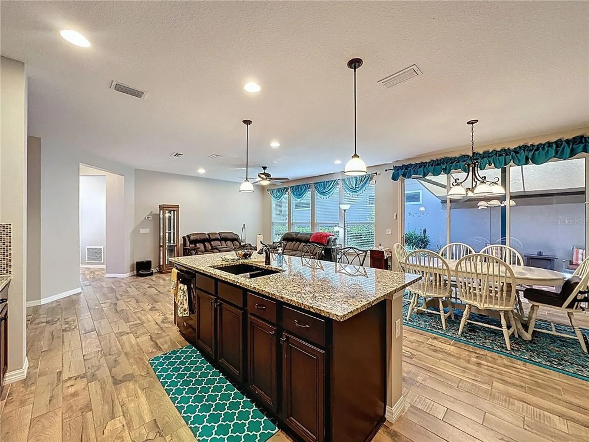 Property Slideshow image 13 of 73 | 126 bayou bend rd, Groveland, FL, 34736