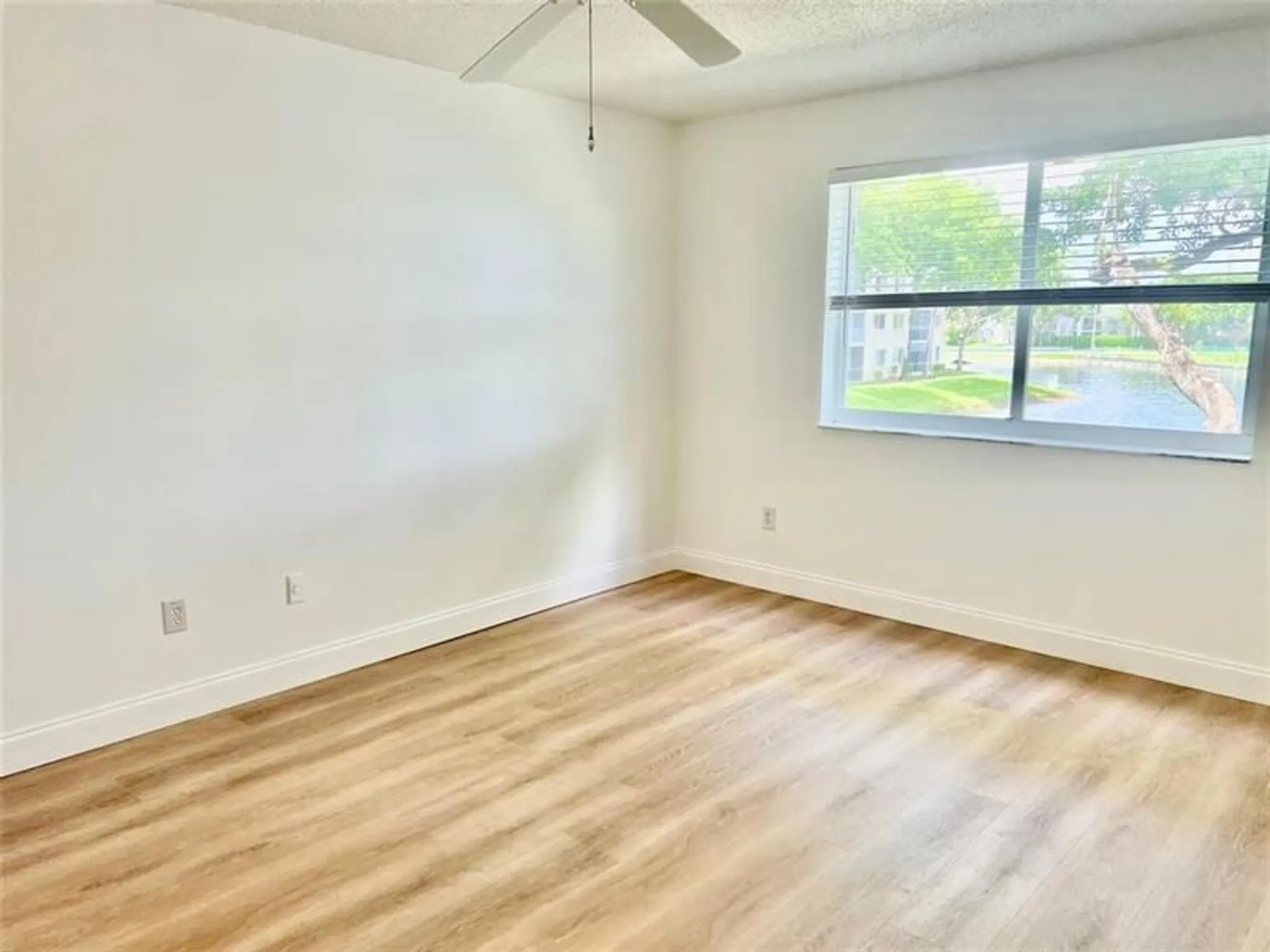 Property Slideshow image 12 of 23 | 9587 weldon cir apt b204, Tamarac, FL, 33321