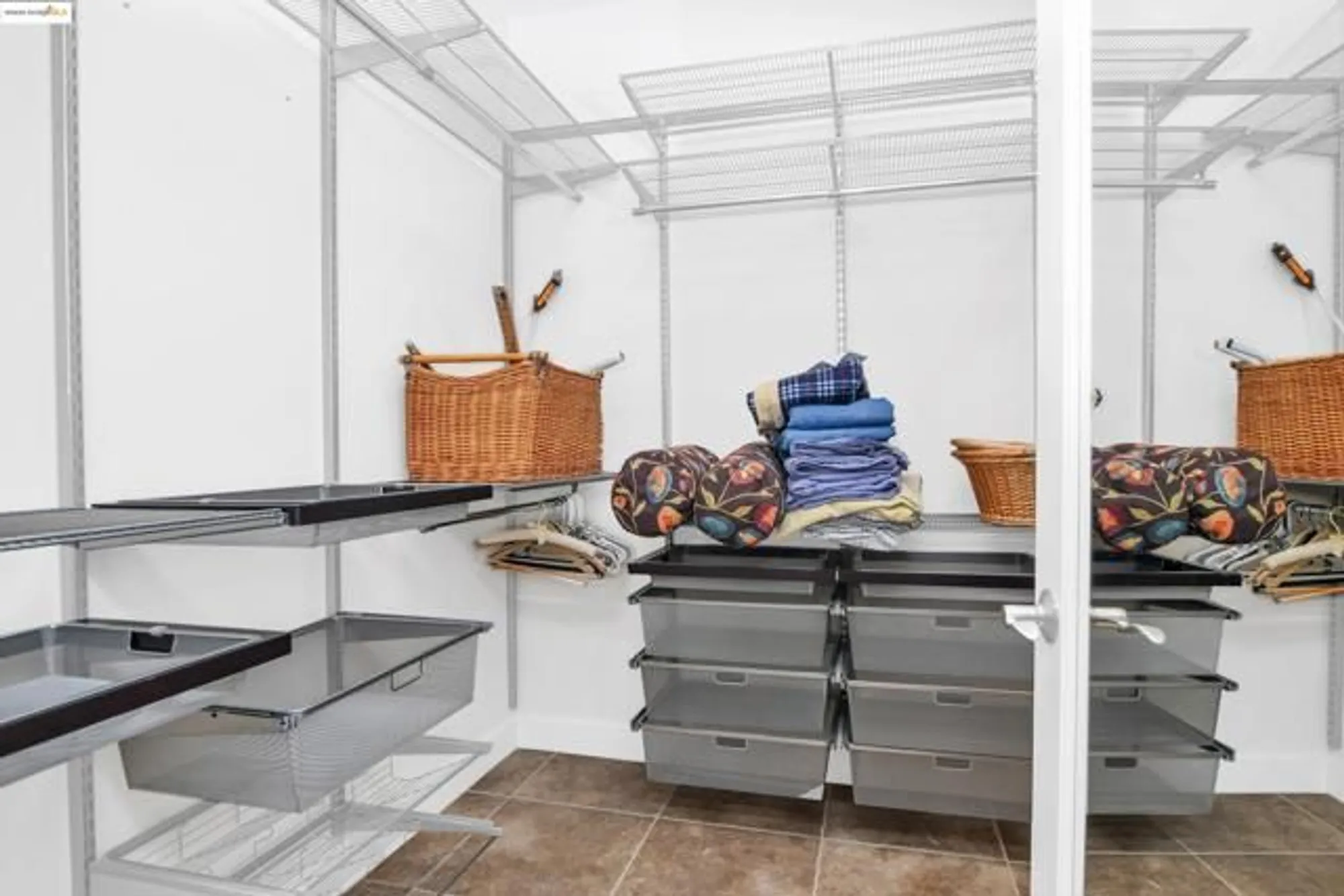 Property Slideshow image 29 of 38 | 353 desert forest ct, Rio Vista, CA, 94571