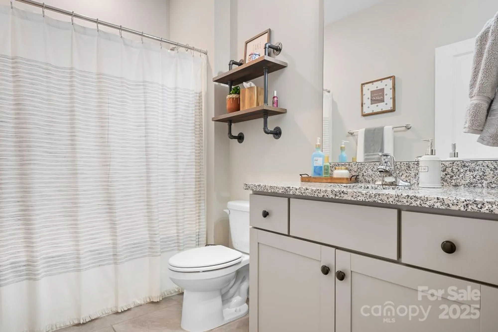 Property Slideshow image 16 of 31 | 3779 summer haven dr, Sherrills Ford, NC, 28673