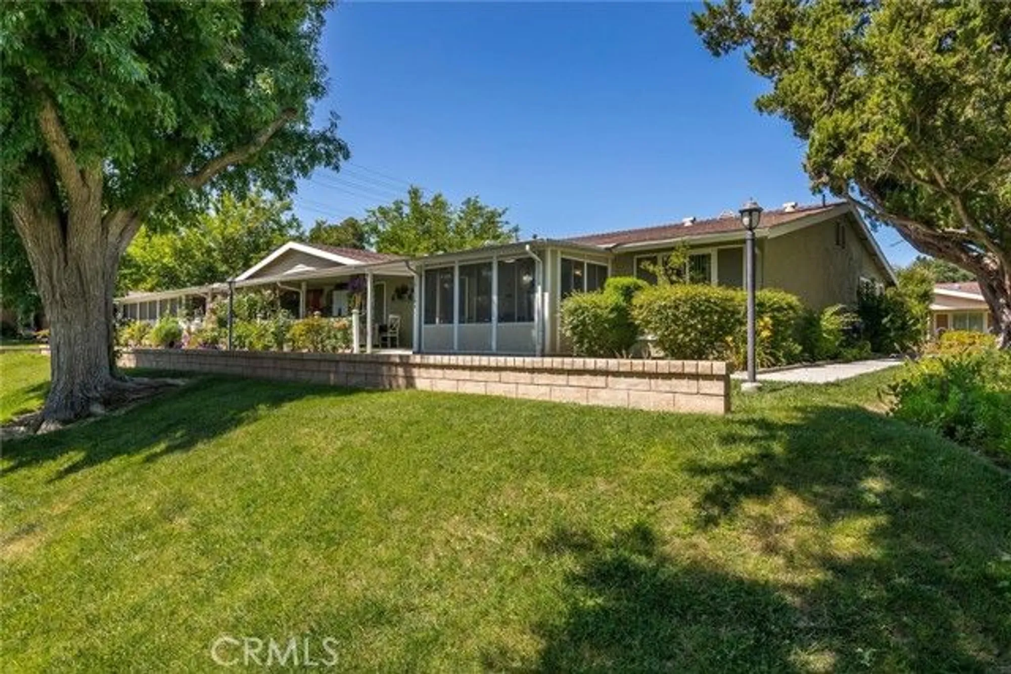 Property Slideshow image 4 of 35 | 19124 avenue of the oaks a, Newhall, CA, 91321