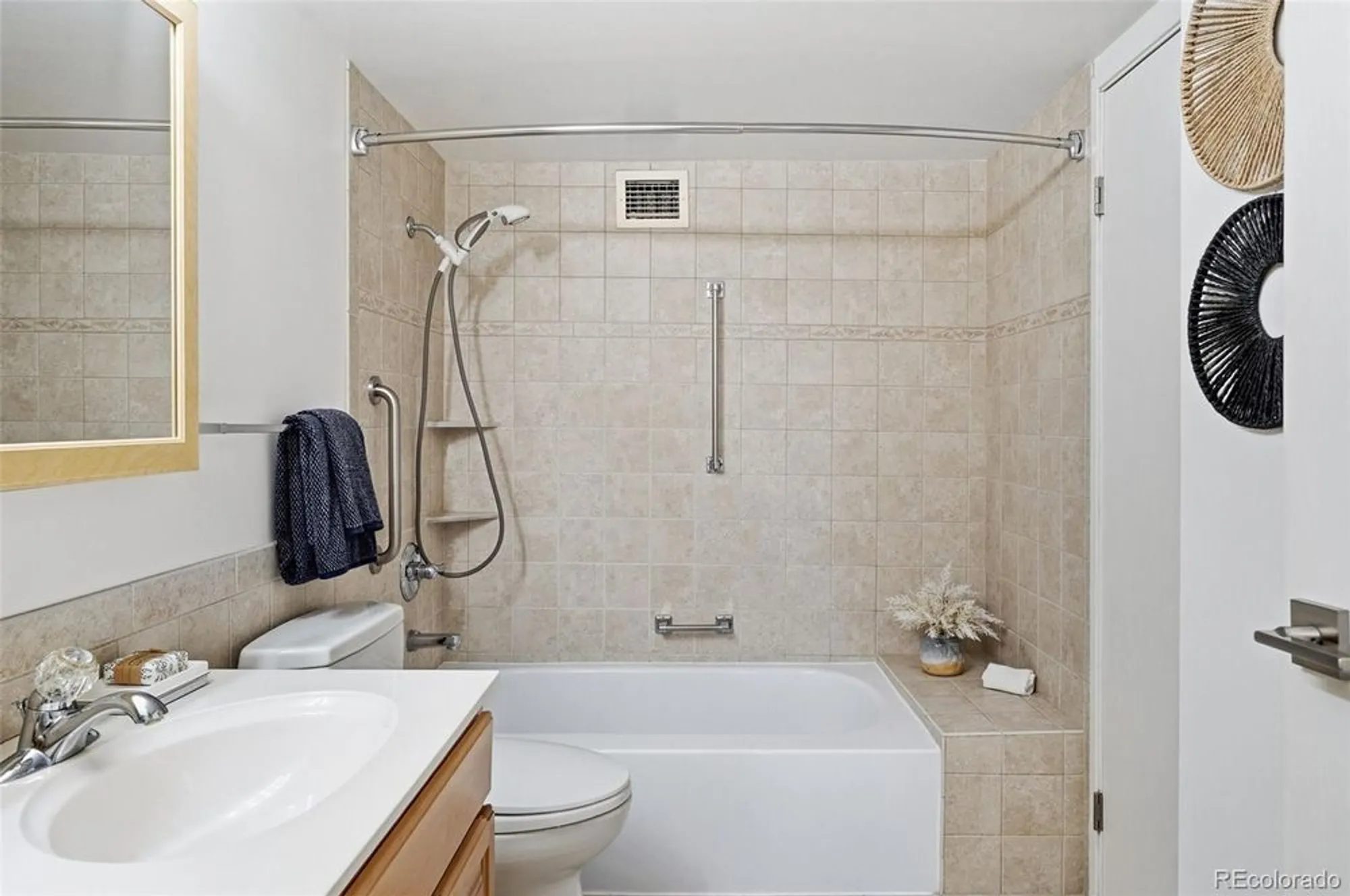 Property Slideshow image 26 of 37 | 13691 e marina dr 408, Aurora, CO, 80014