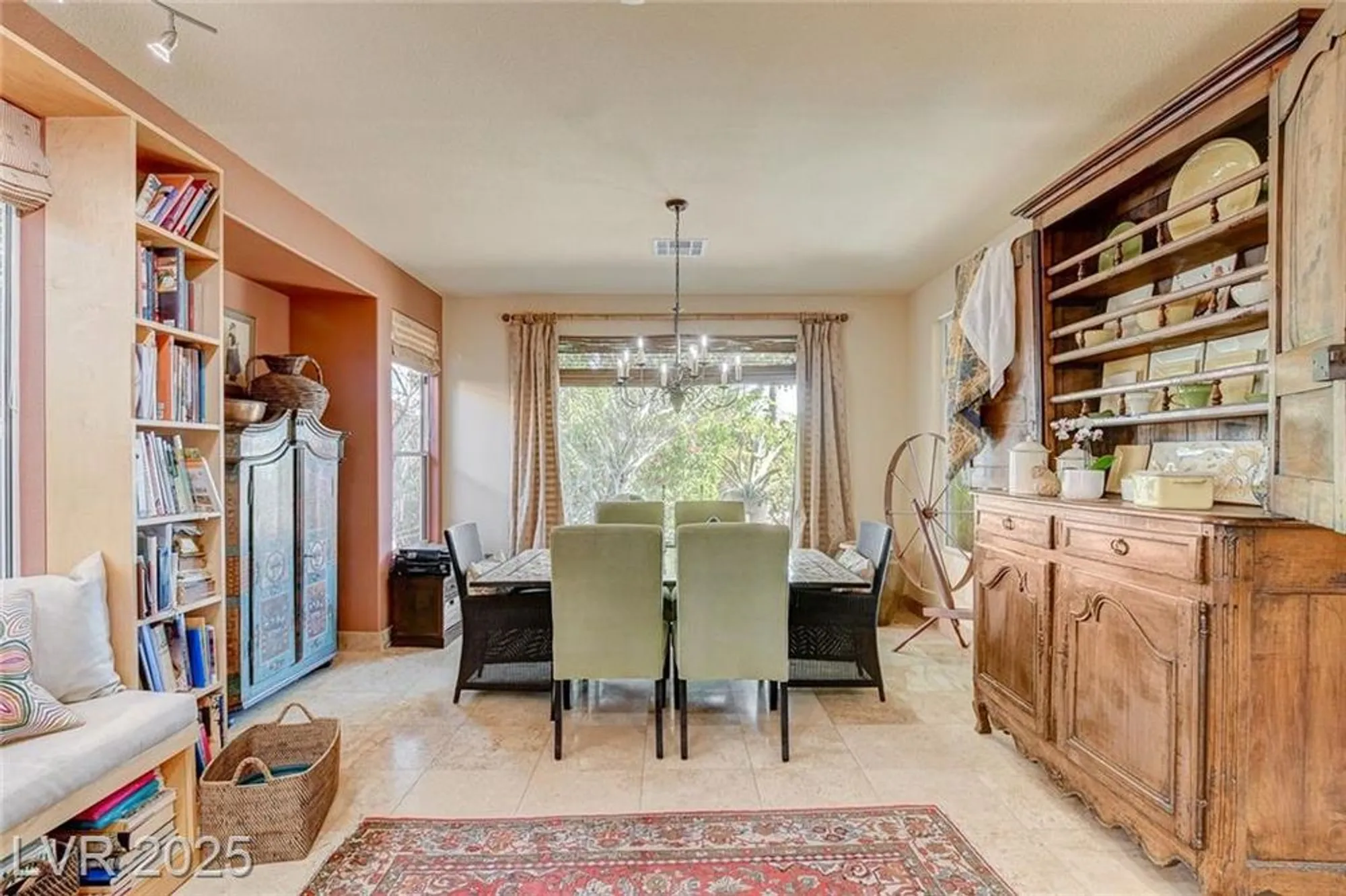 Property Slideshow image 23 of 56 | 5152 vincitor st, Las Vegas, NV, 89135