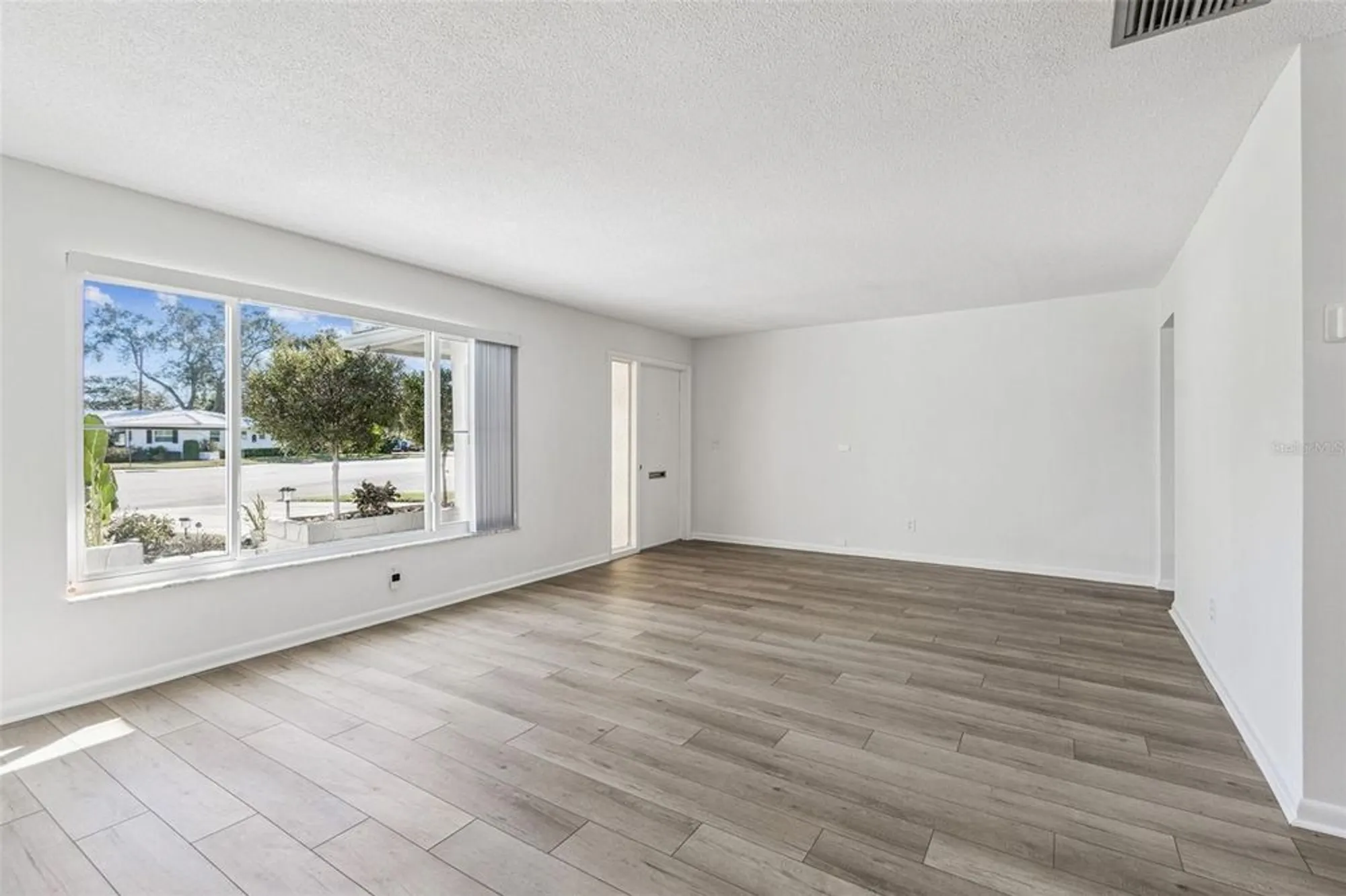 Property Slideshow image 4 of 42 | 9500 mainlands blvd w # 1-a, Pinellas Park, FL, 33782