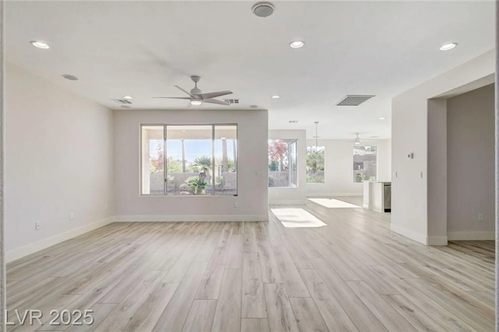 Property Slideshow image 19 of 57 | 10623 riva de fiore ave, Las Vegas, NV, 89135