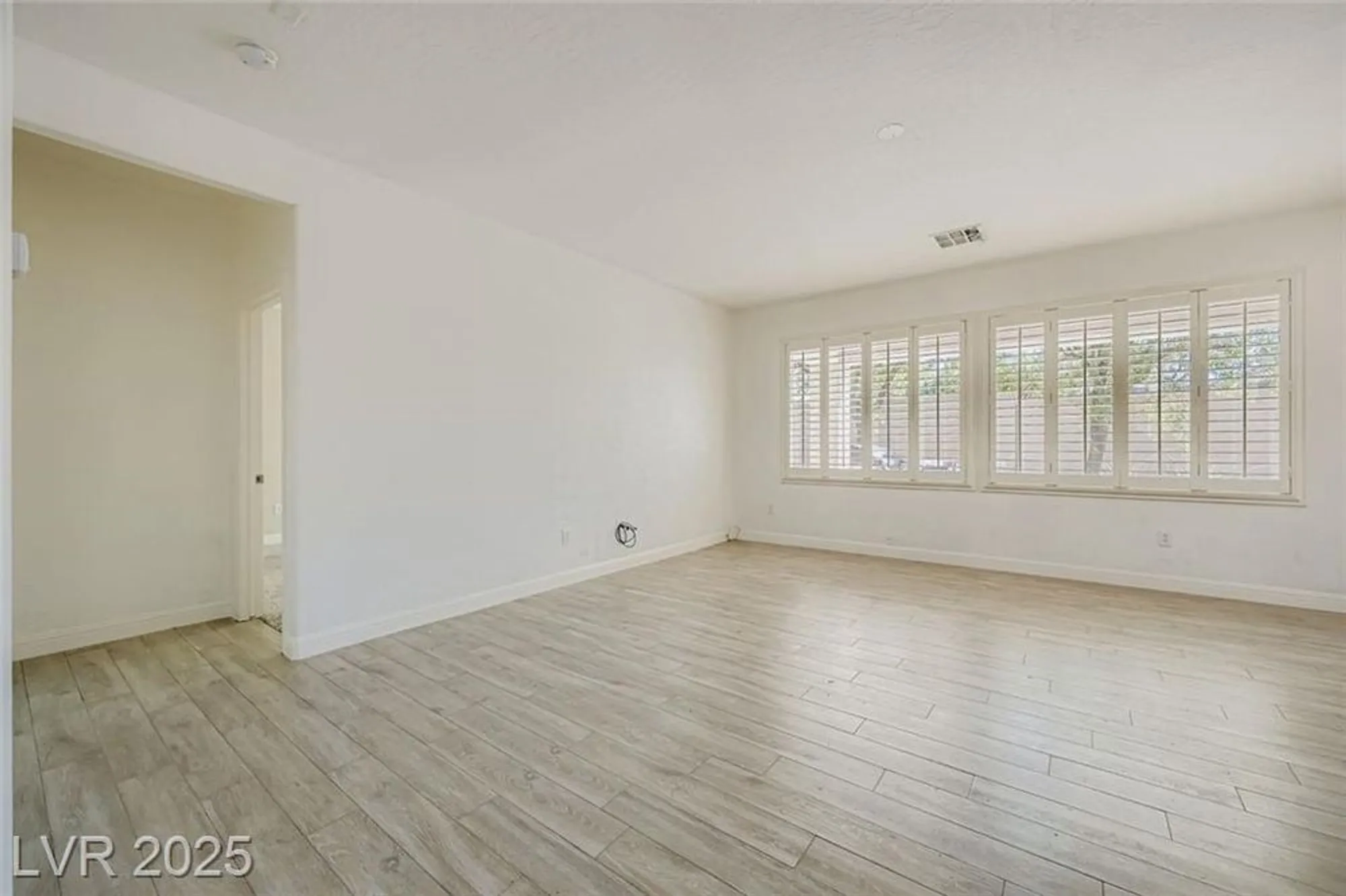 Property Slideshow image 13 of 35 | 2559 moonlight valley ave, Henderson, NV, 89044