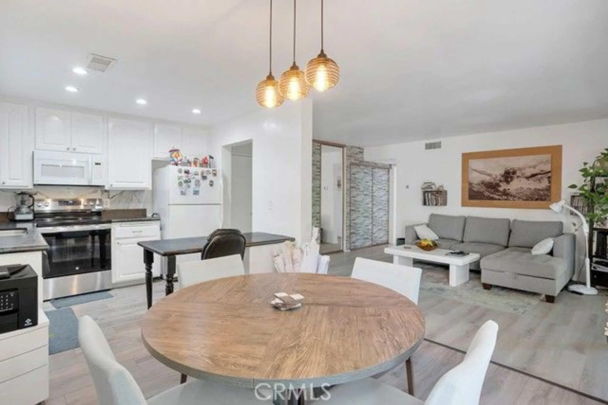 Property Slideshow image 7 of 22 | 291 sequoia ct apt 13, Thousand Oaks, CA, 91360