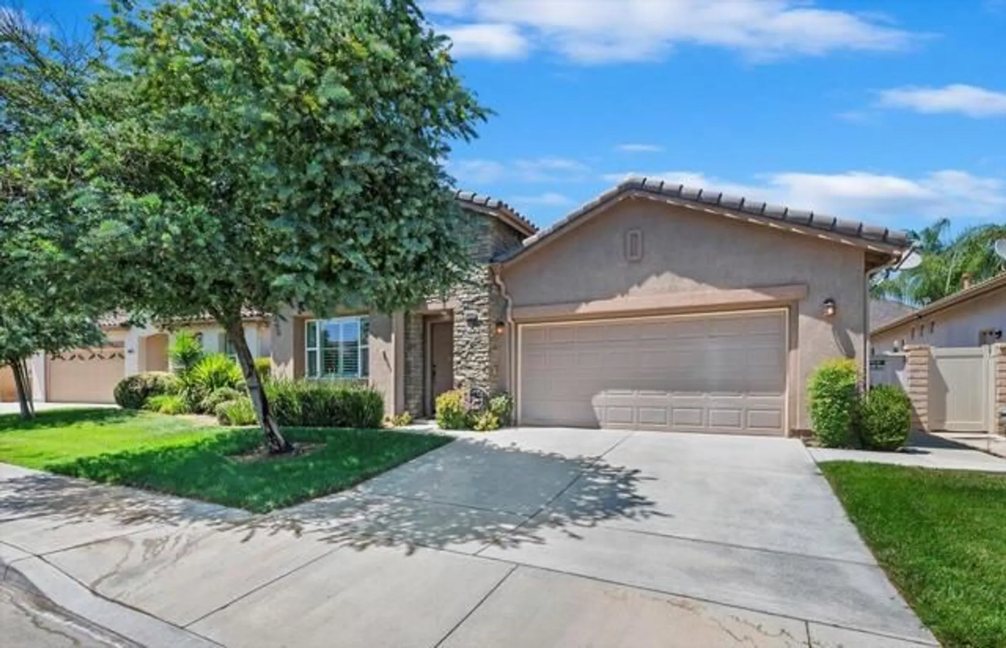 Property Slideshow image 7 of 37 | 28026 crystal spring dr, Menifee, CA, 92584