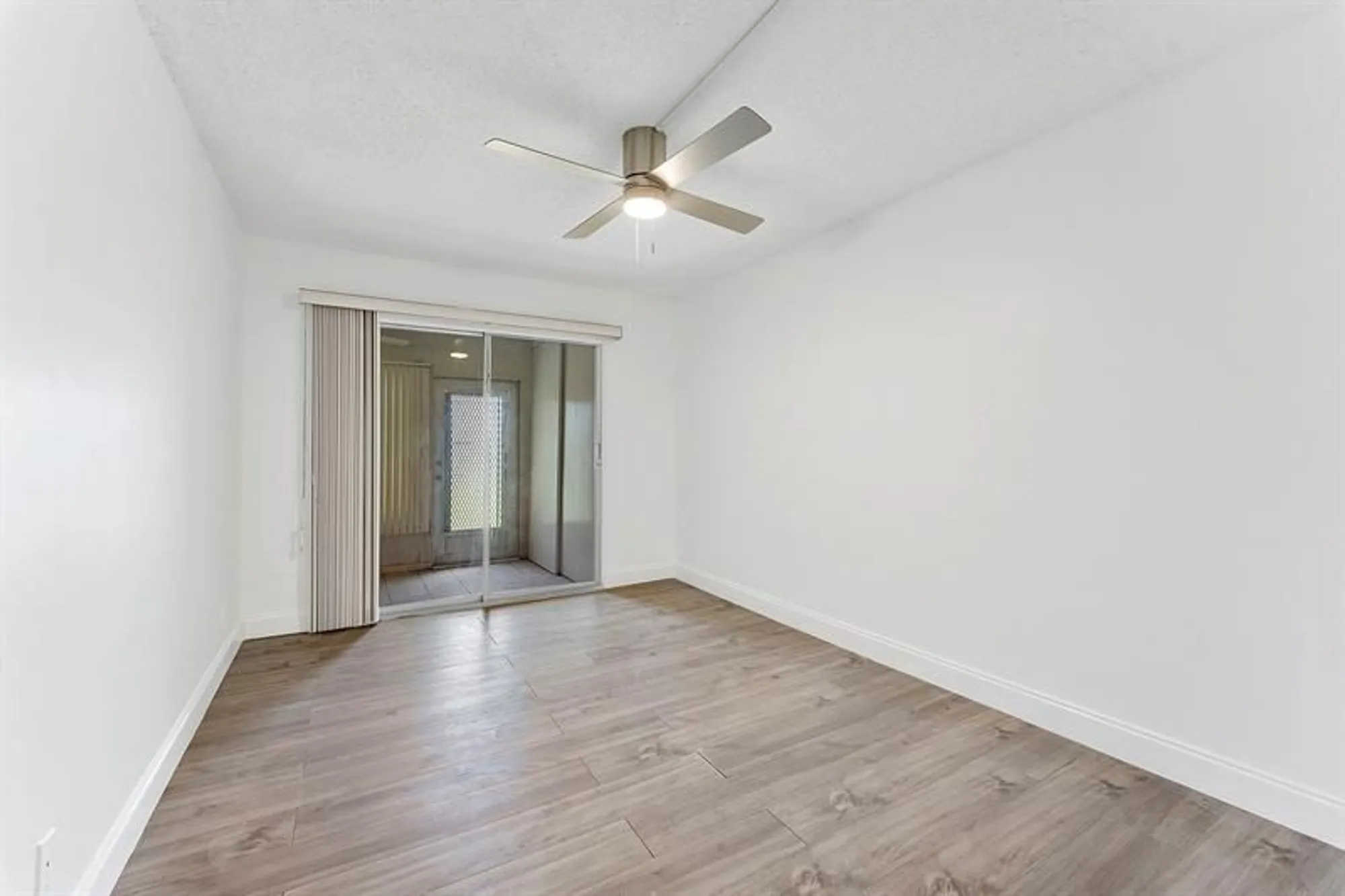 Property Slideshow image 4 of 33 | 1052 hythe c # 1052, Boca Raton, FL, 33434