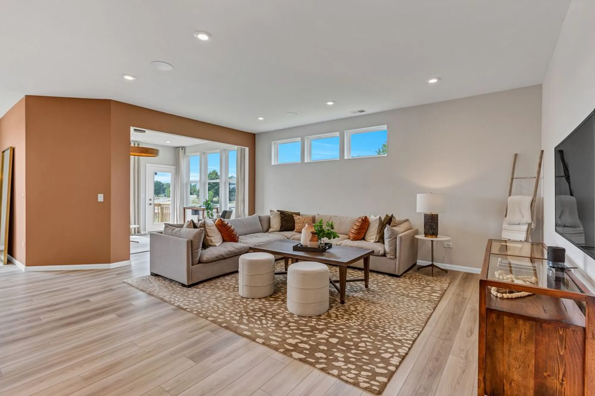 Property Slideshow image 10 of 16 | 2798 spring cir s, Lindenhurst, IL, 60046