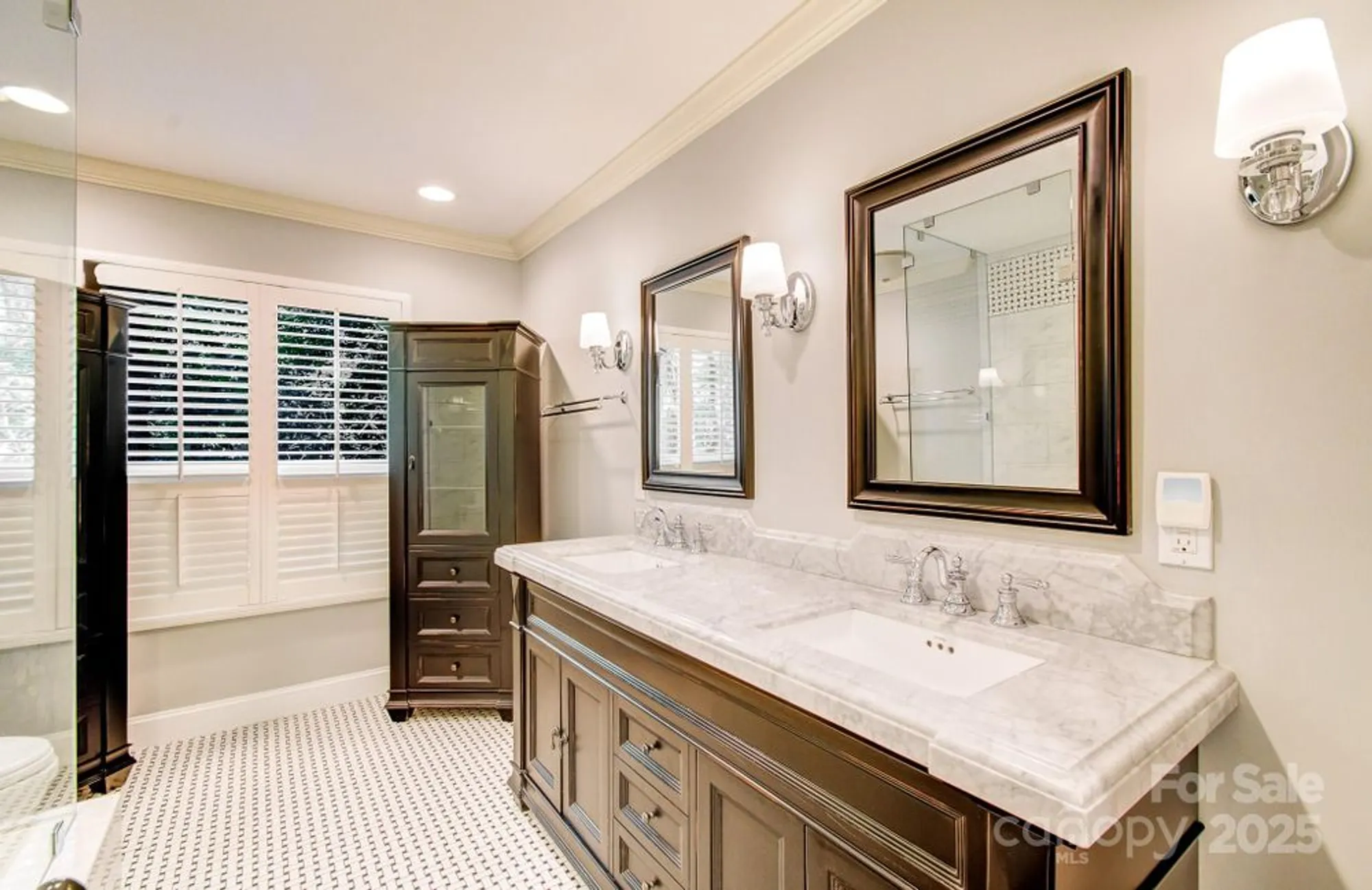 Property Slideshow image 14 of 38 | 305 e high point ln, Hendersonville, NC, 28791
