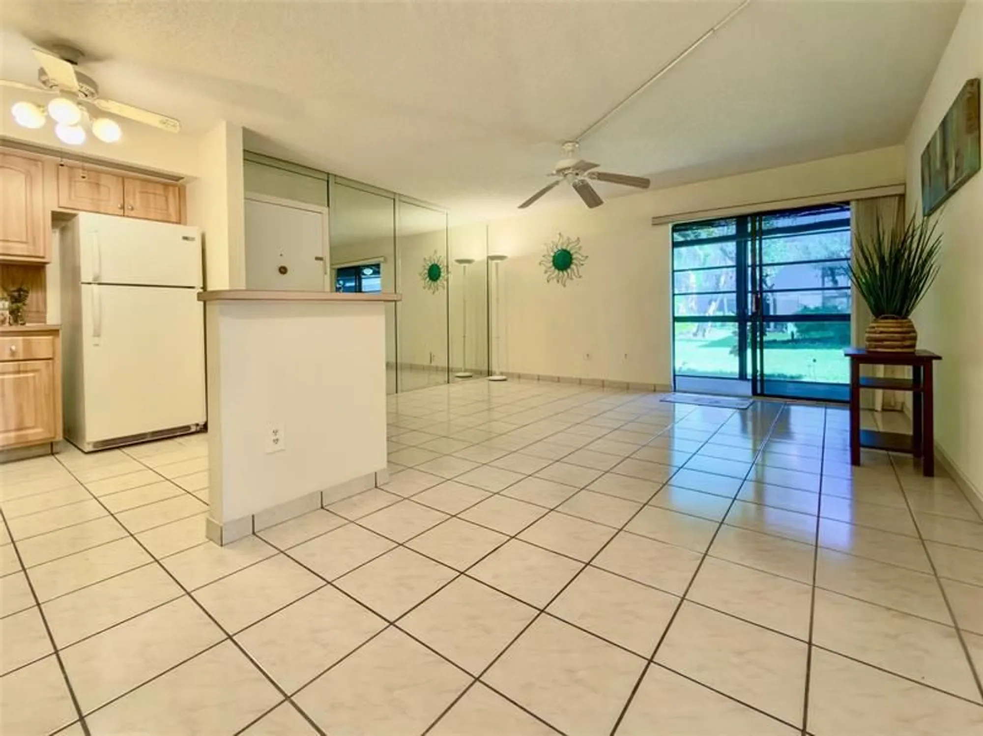 Property Slideshow image 6 of 51 | 9988 n belfort cir 111, Tamarac, FL, 33321