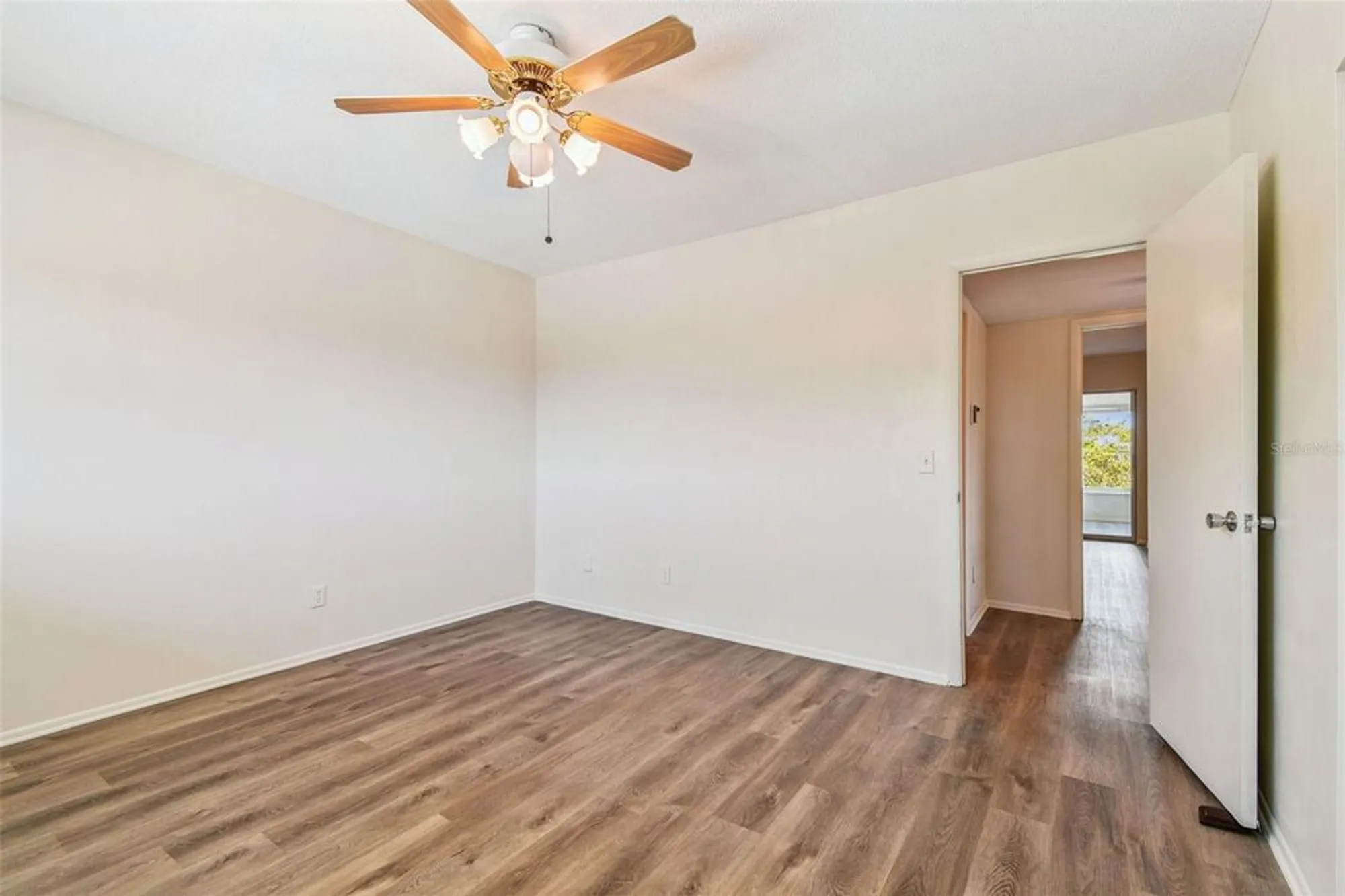 Property Slideshow image 29 of 55 | 2071 australia way 59, Clearwater, FL, 33763