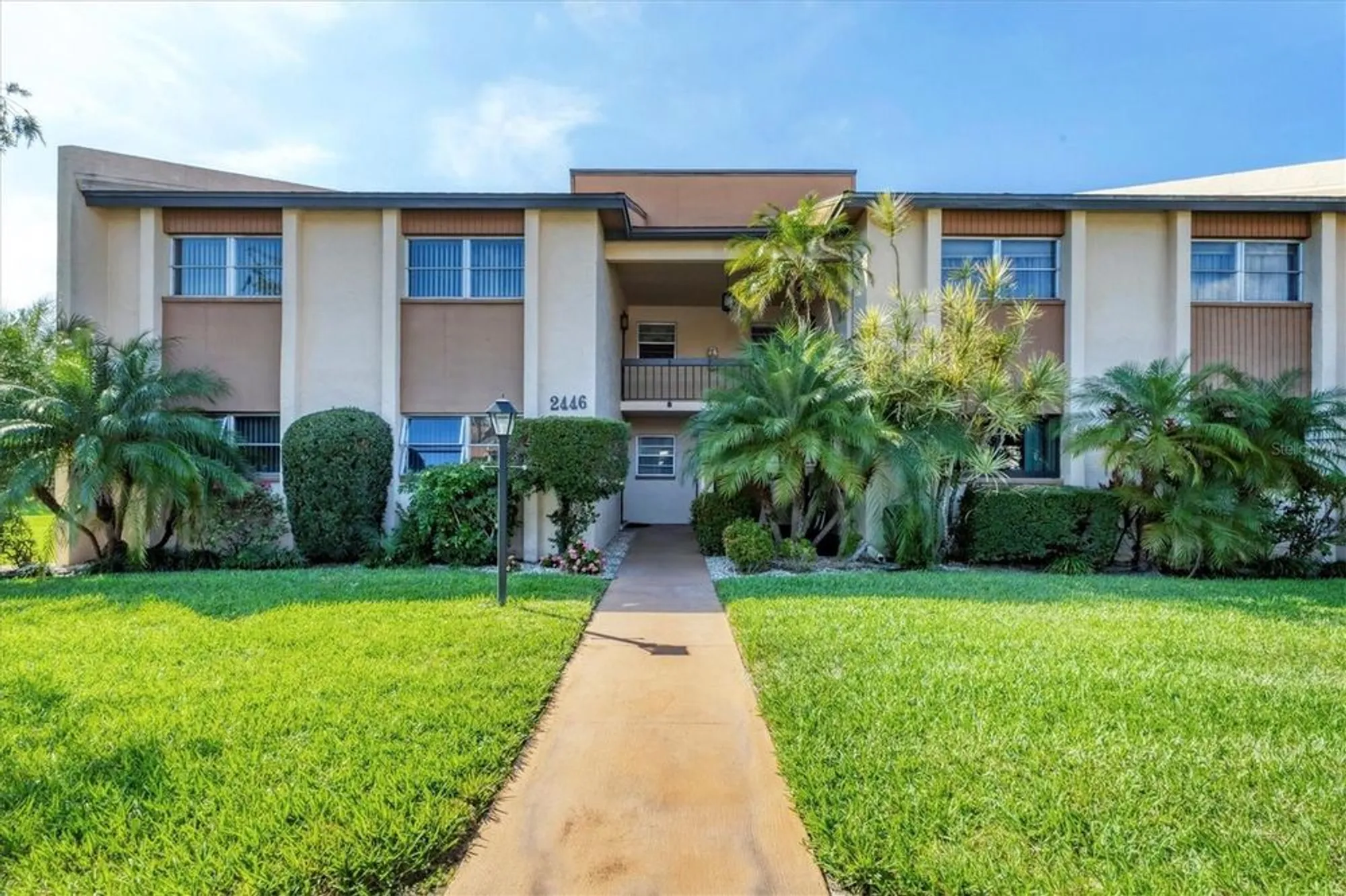 Property Slideshow image 28 of 64 | 2446 clubhouse cir unit 202, Sarasota, FL, 34232