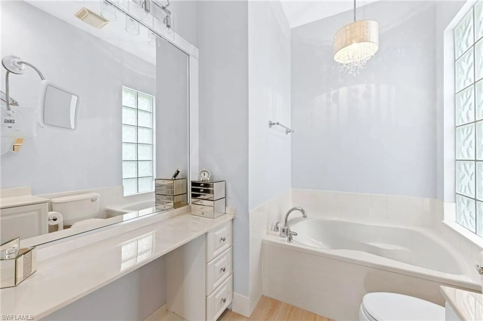 Property Slideshow image 18 of 32 | 7042 toscana ct, Naples, FL, 34114