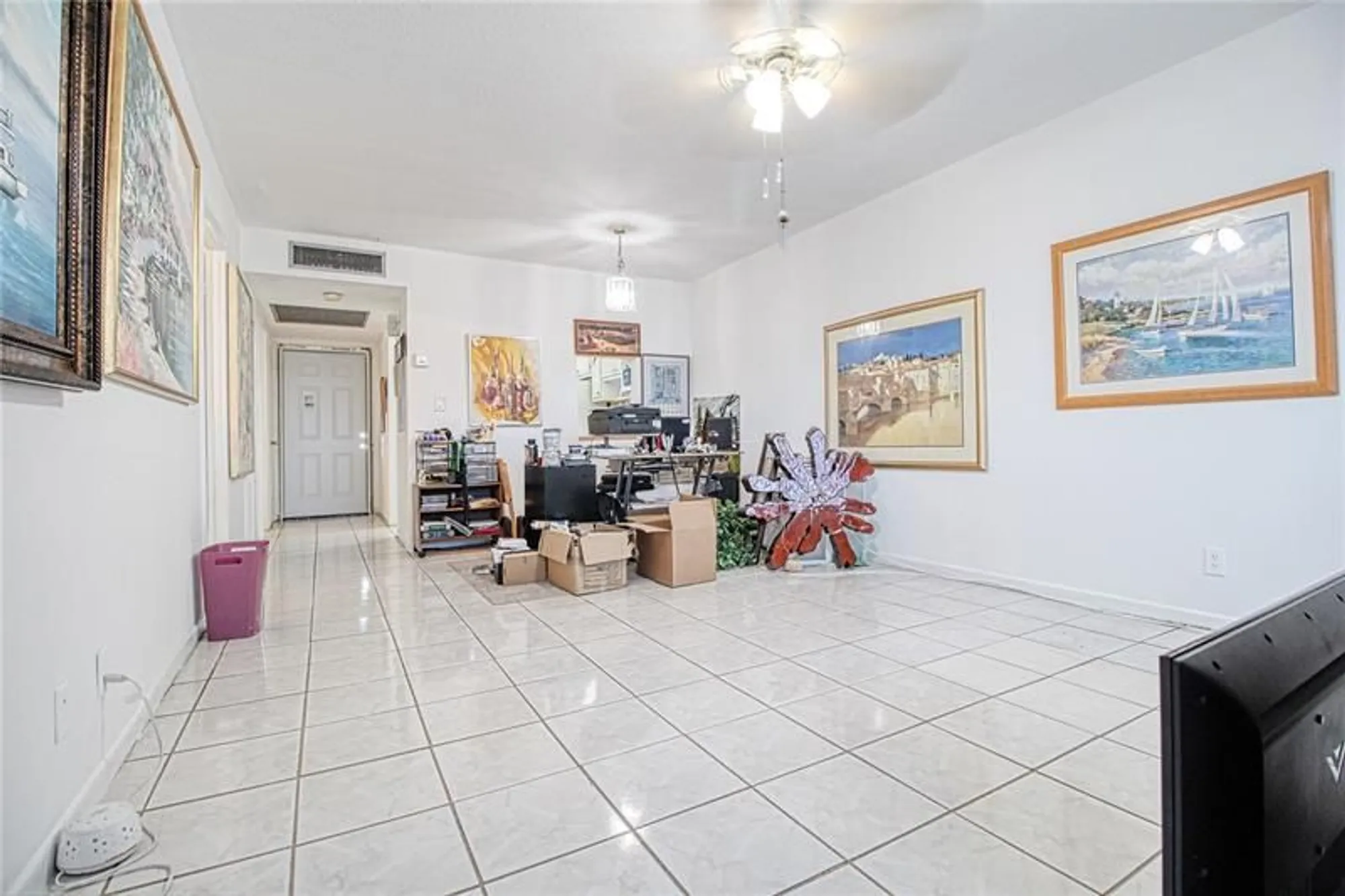 Property Slideshow image 4 of 49 | 2300 park ln 311, Hollywood, FL, 33021
